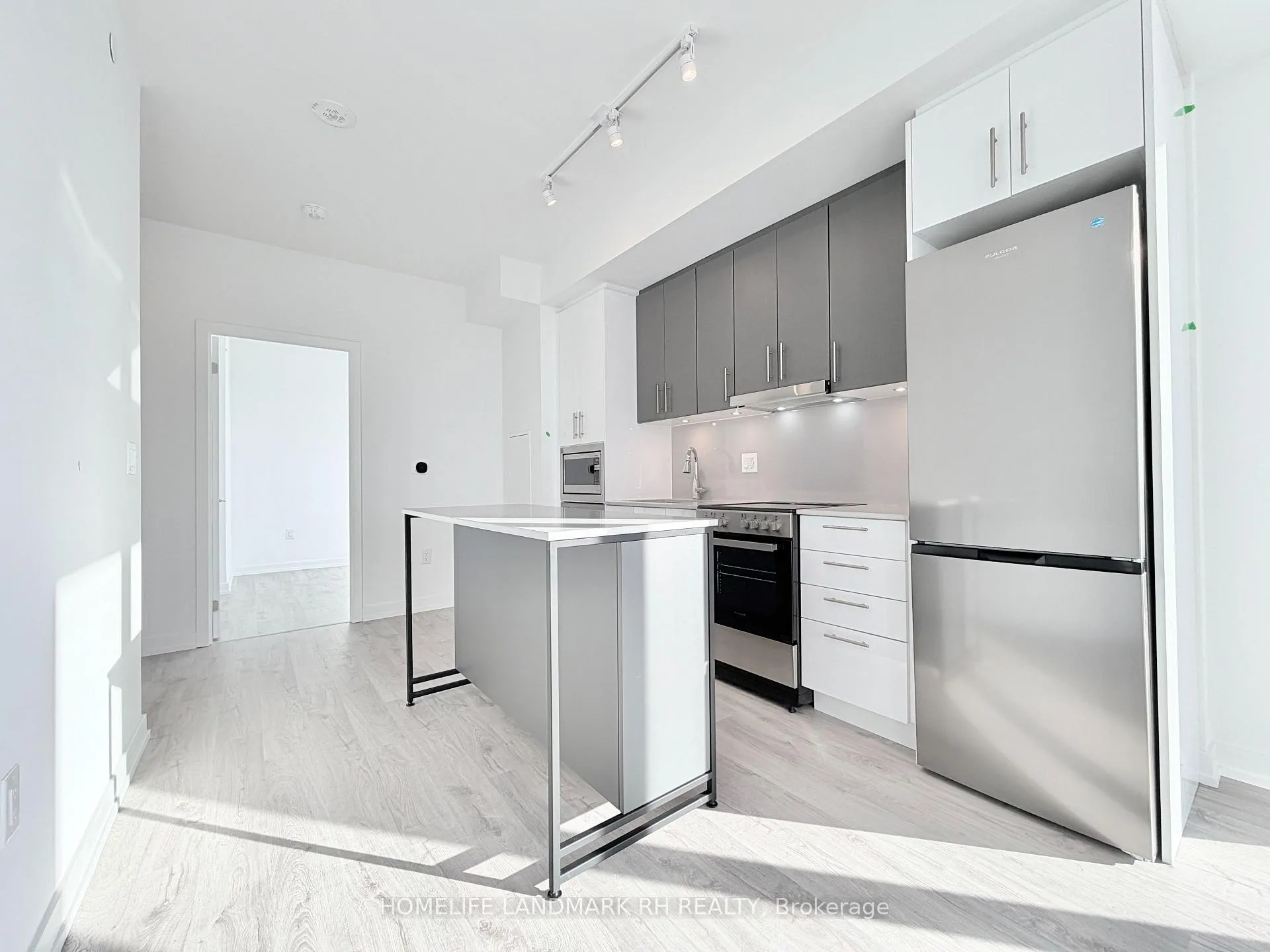 Photo 5 of Unit 1003, 9763 Markham Road, Markham, Greensborough — HOMEH