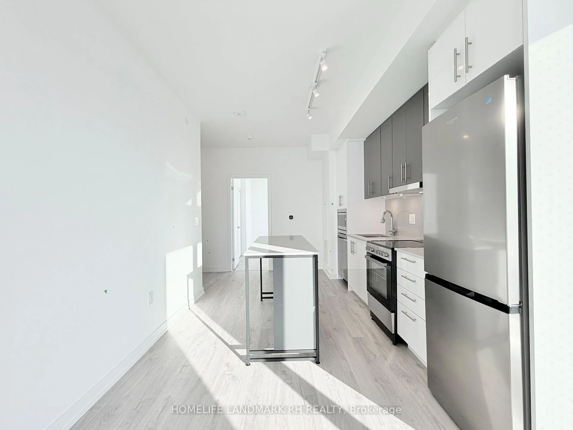 Photo 6 of Unit 1003, 9763 Markham Road, Markham, Greensborough — HOMEH