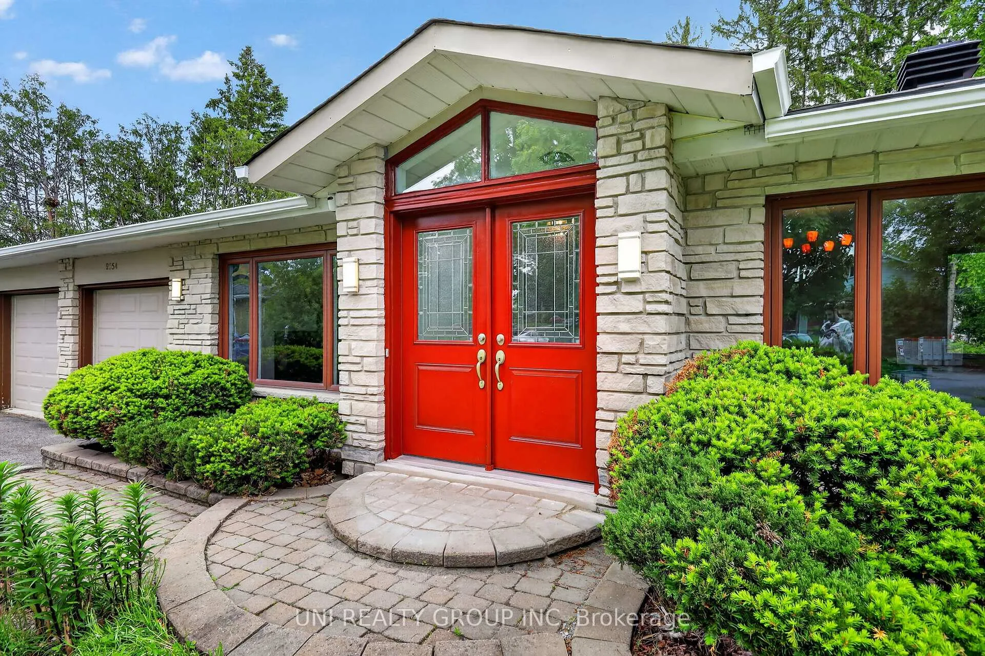 Photo 3 of 2554 Egan Road, Ottawa, Mooneys Bay/Riverside Park — HOMEH