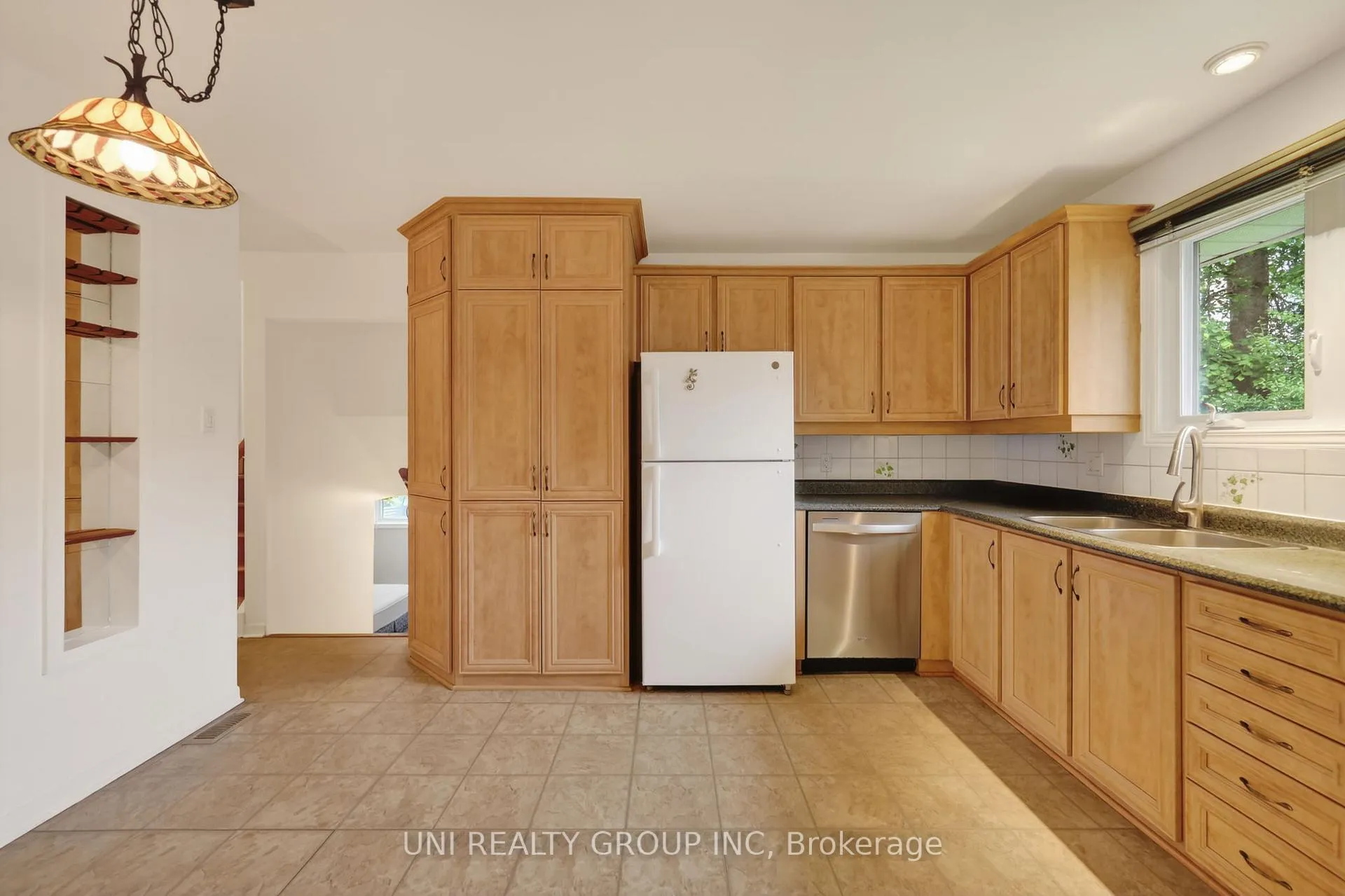 Photo 9 of 2554 Egan Road, Ottawa, Mooneys Bay/Riverside Park — HOMEH