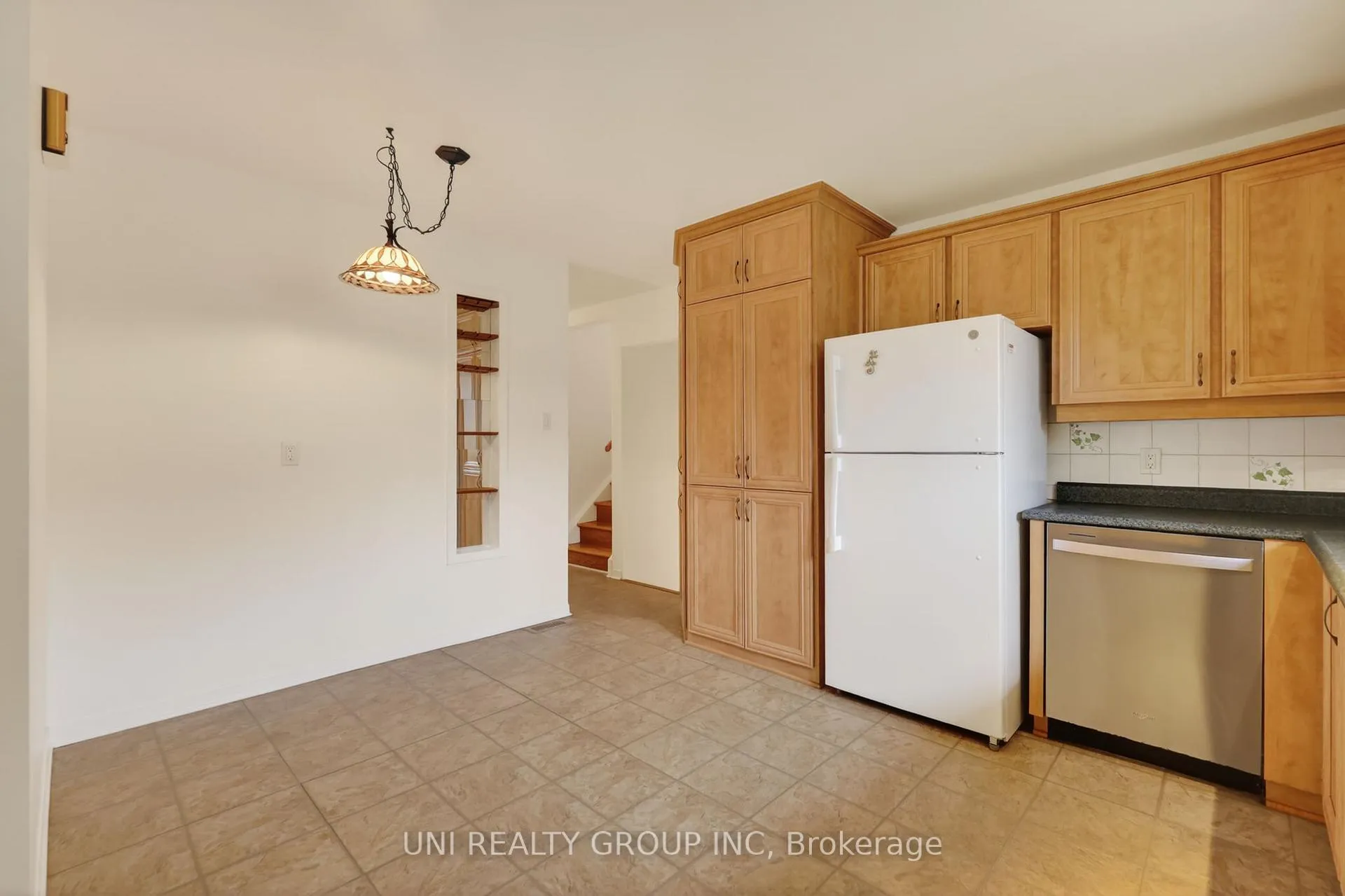 Photo 11 of 2554 Egan Road, Ottawa, Mooneys Bay/Riverside Park — HOMEH