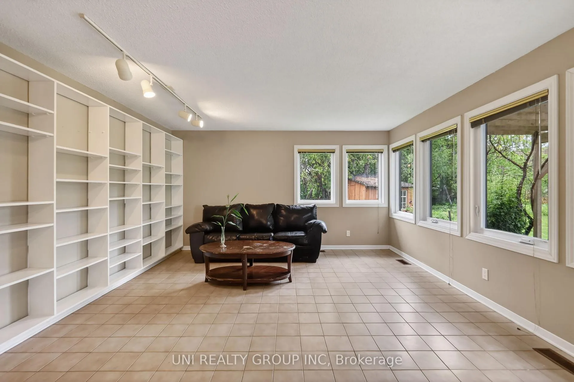 Photo 13 of 2554 Egan Road, Ottawa, Mooneys Bay/Riverside Park — HOMEH
