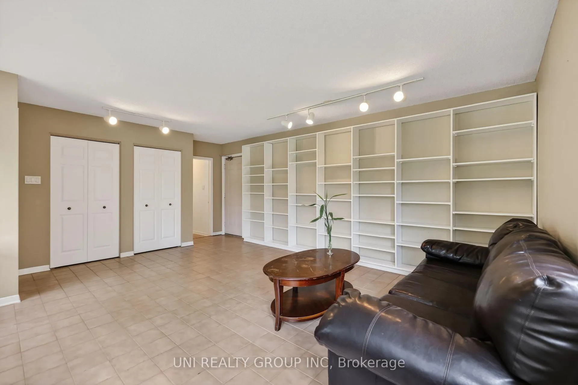 Photo 15 of 2554 Egan Road, Ottawa, Mooneys Bay/Riverside Park — HOMEH