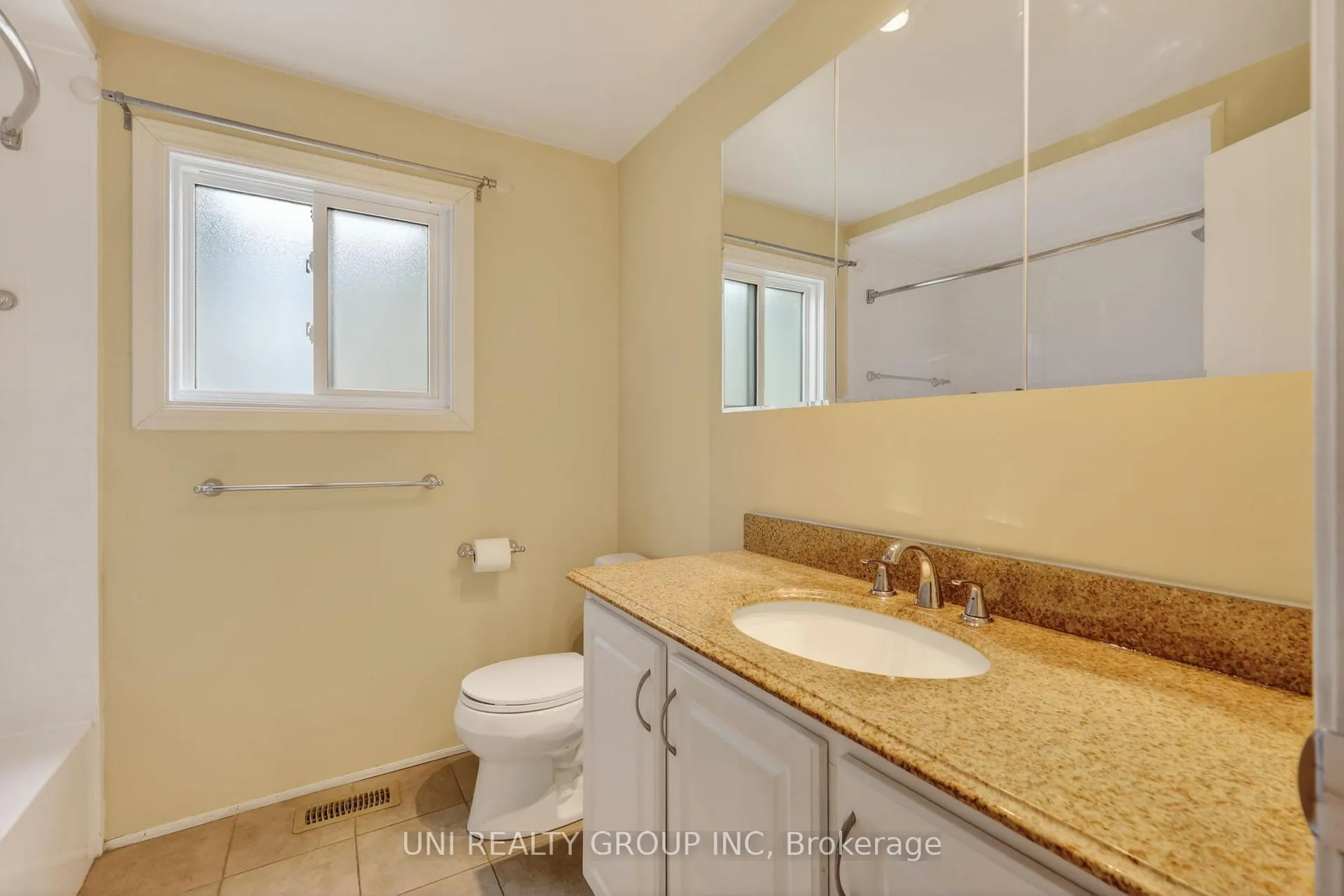 Photo 16 of 2554 Egan Road, Ottawa, Mooneys Bay/Riverside Park — HOMEH