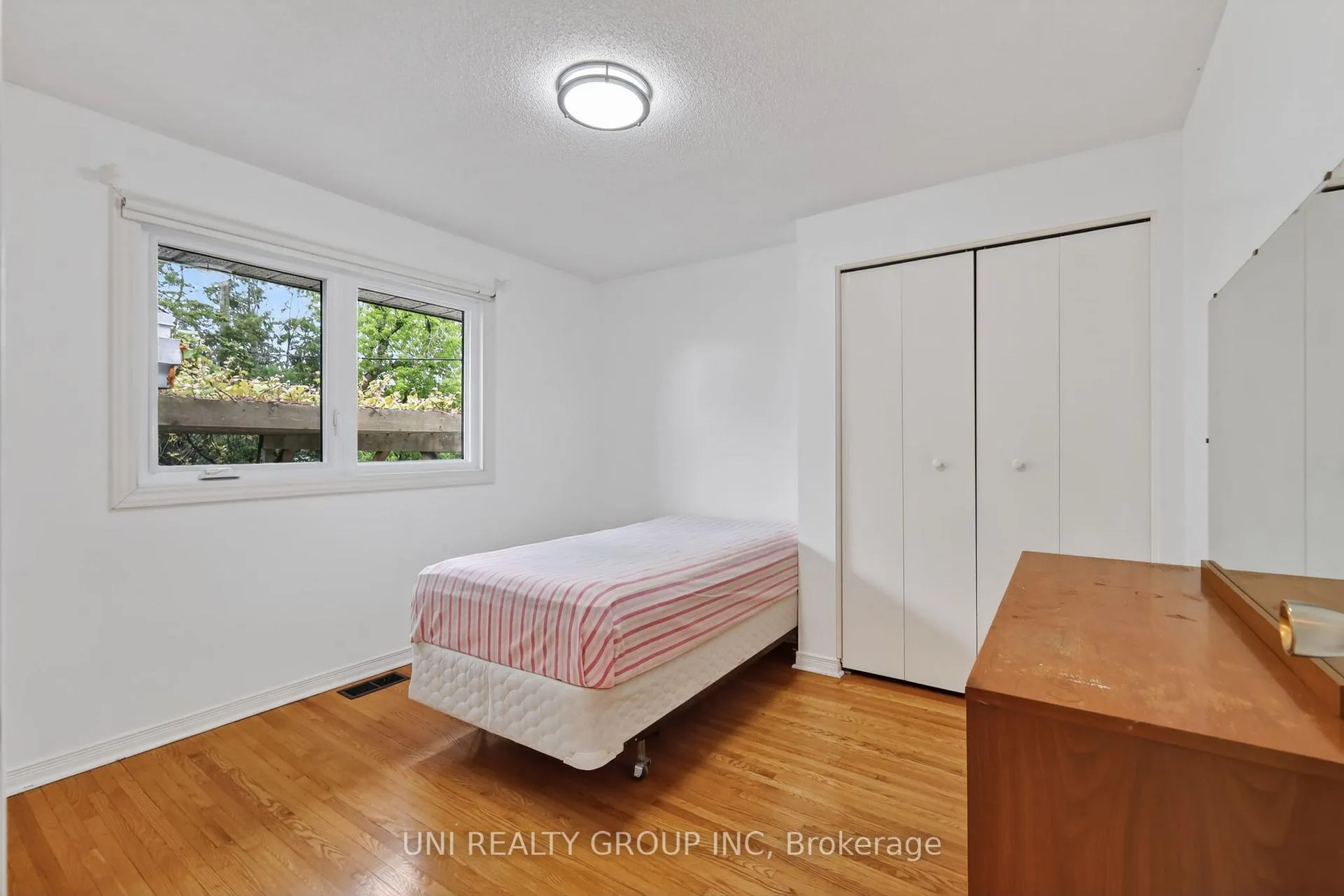 Photo 17 of 2554 Egan Road, Ottawa, Mooneys Bay/Riverside Park — HOMEH