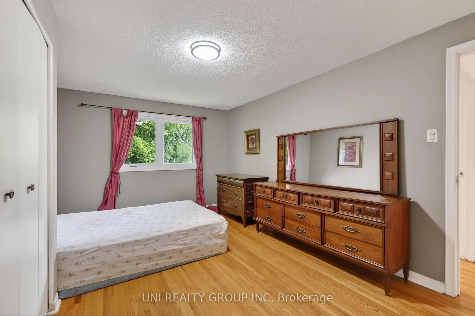 Photo 19 of 2554 Egan Road, Ottawa, Mooneys Bay/Riverside Park — HOMEH