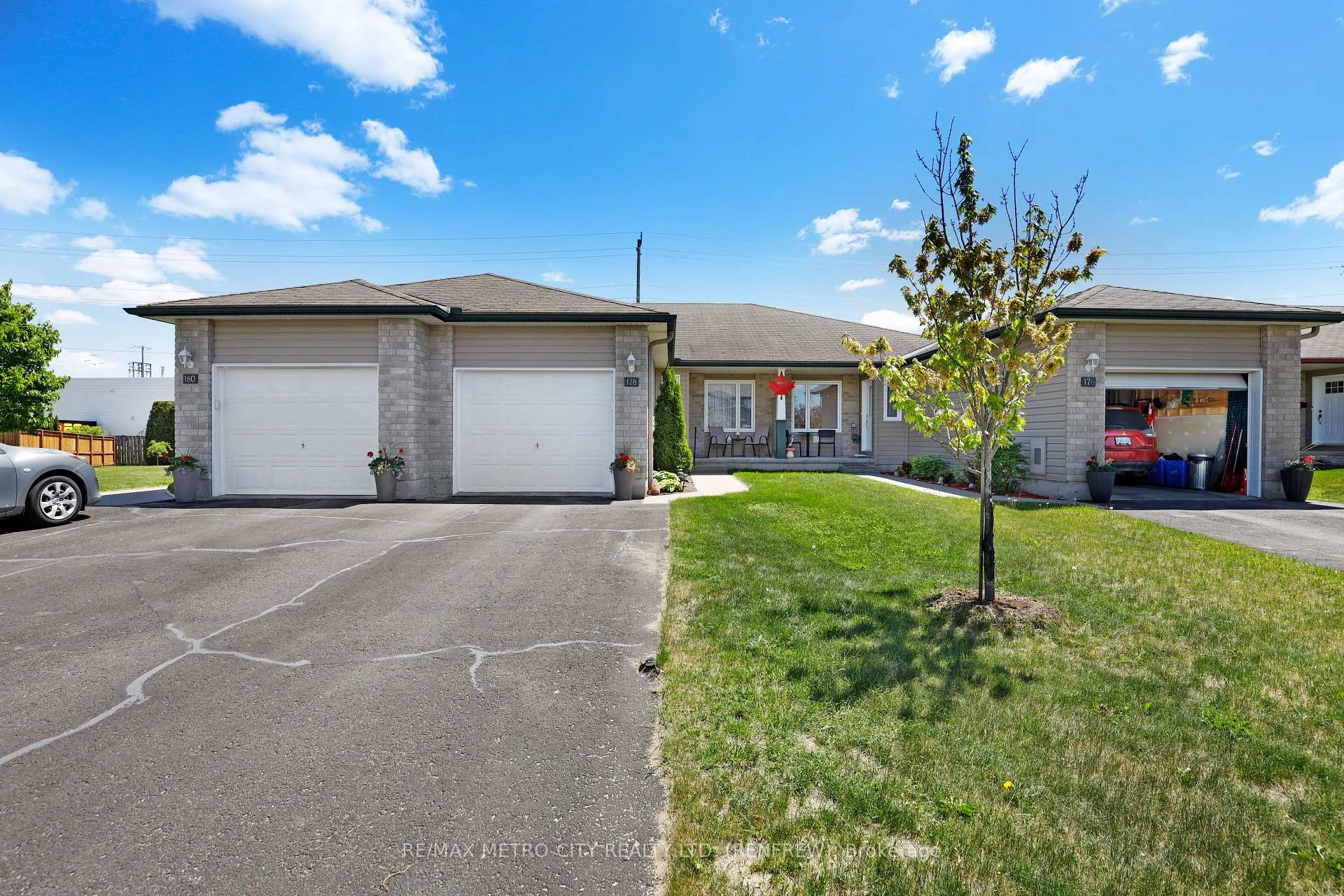 Photo 2 of 178 Elk Street, Renfrew — HOMEH
