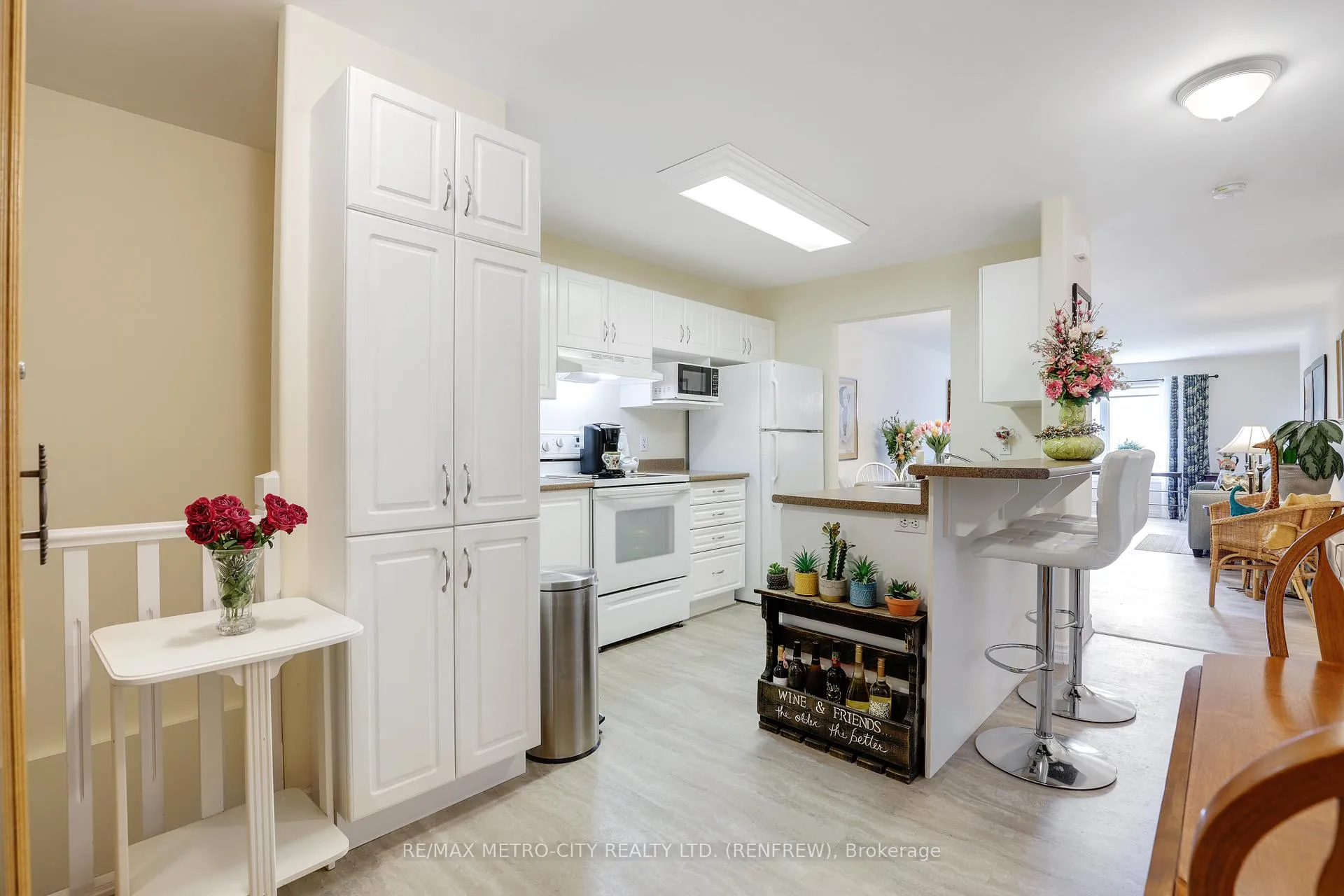 Photo 6 of 178 Elk Street, Renfrew — HOMEH