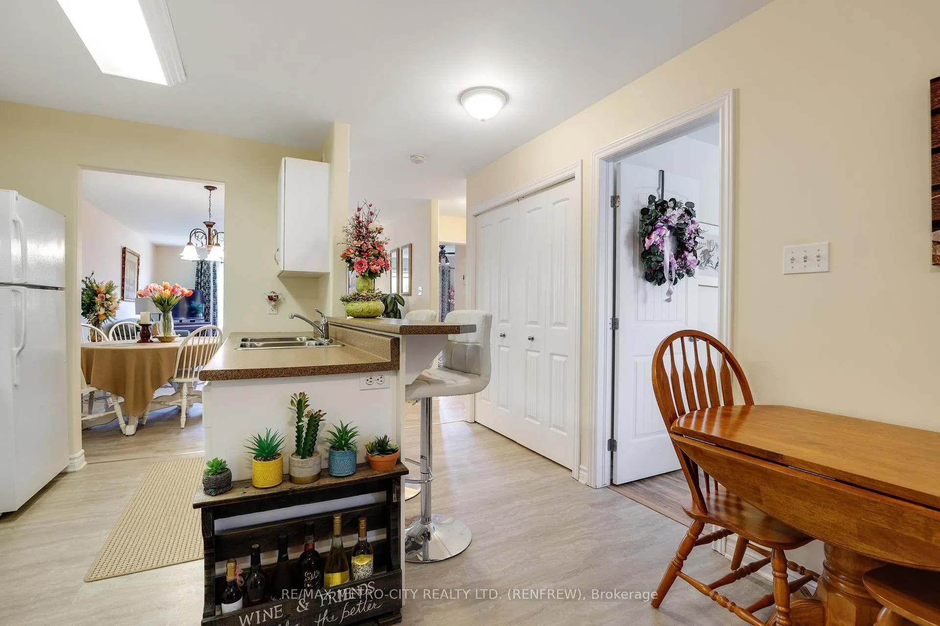 Photo 7 of 178 Elk Street, Renfrew — HOMEH