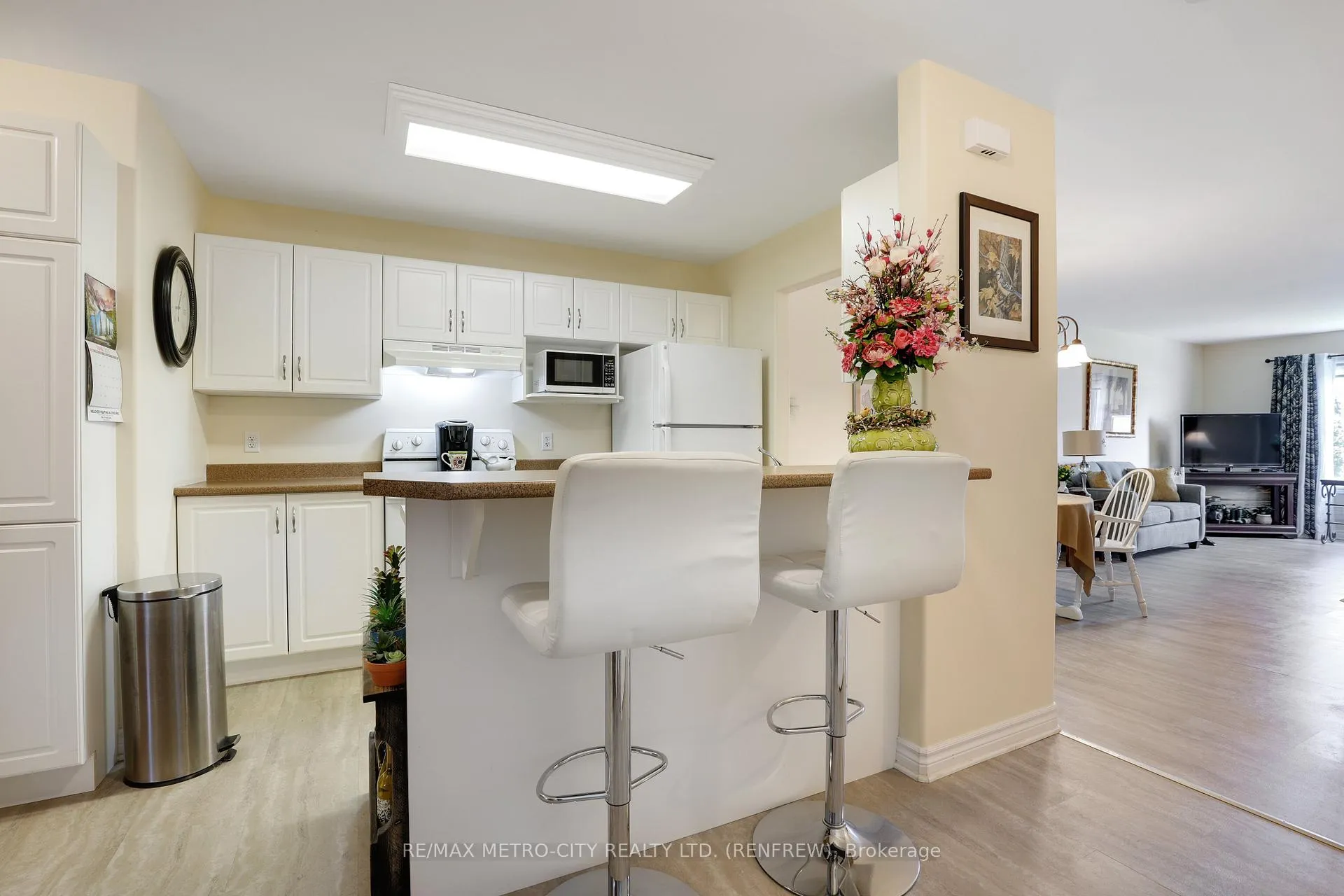 Photo 9 of 178 Elk Street, Renfrew — HOMEH