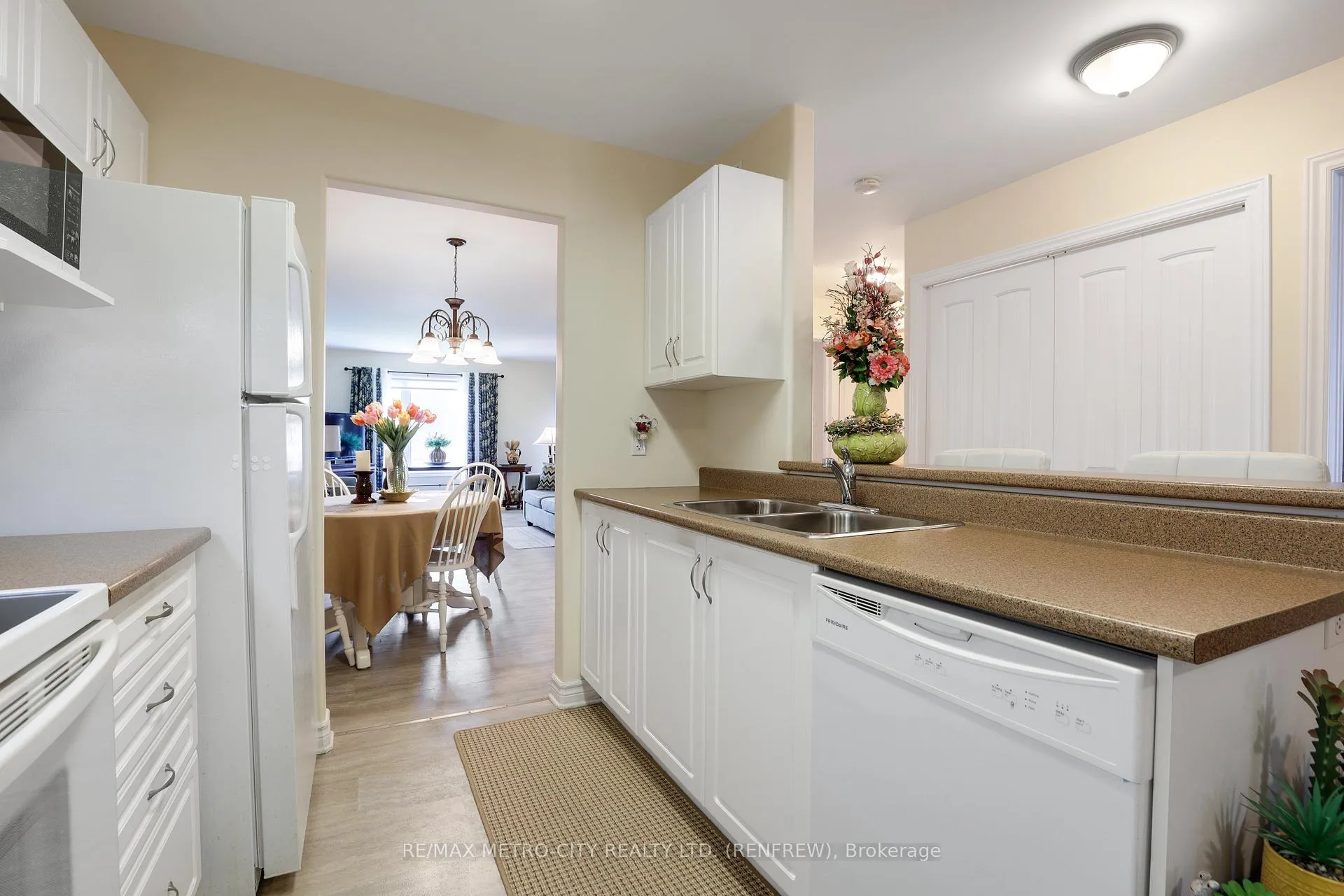 Photo 12 of 178 Elk Street, Renfrew — HOMEH