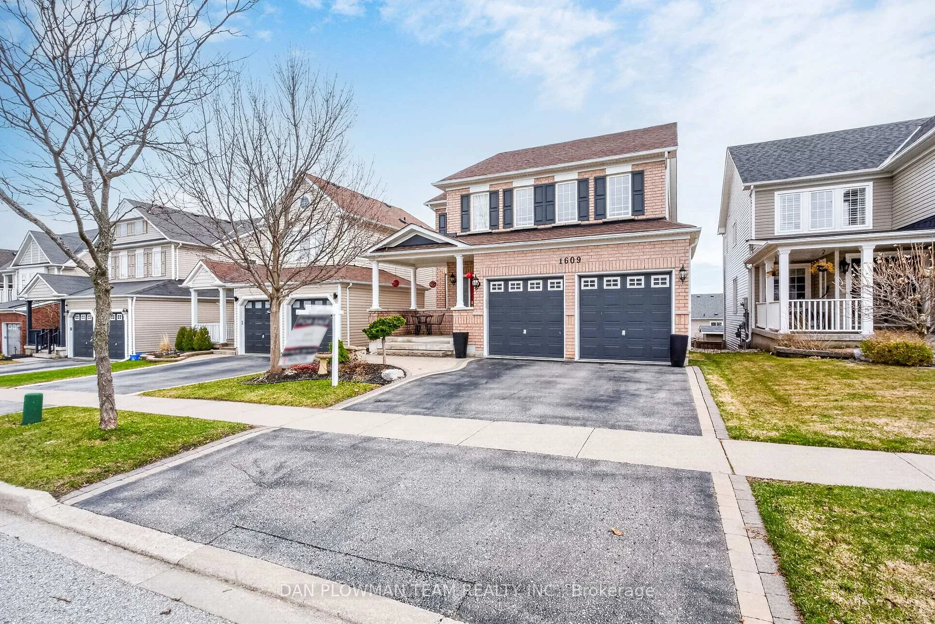 Photo 2 of 1609 Badgley Drive, Oshawa, Taunton — HOMEH