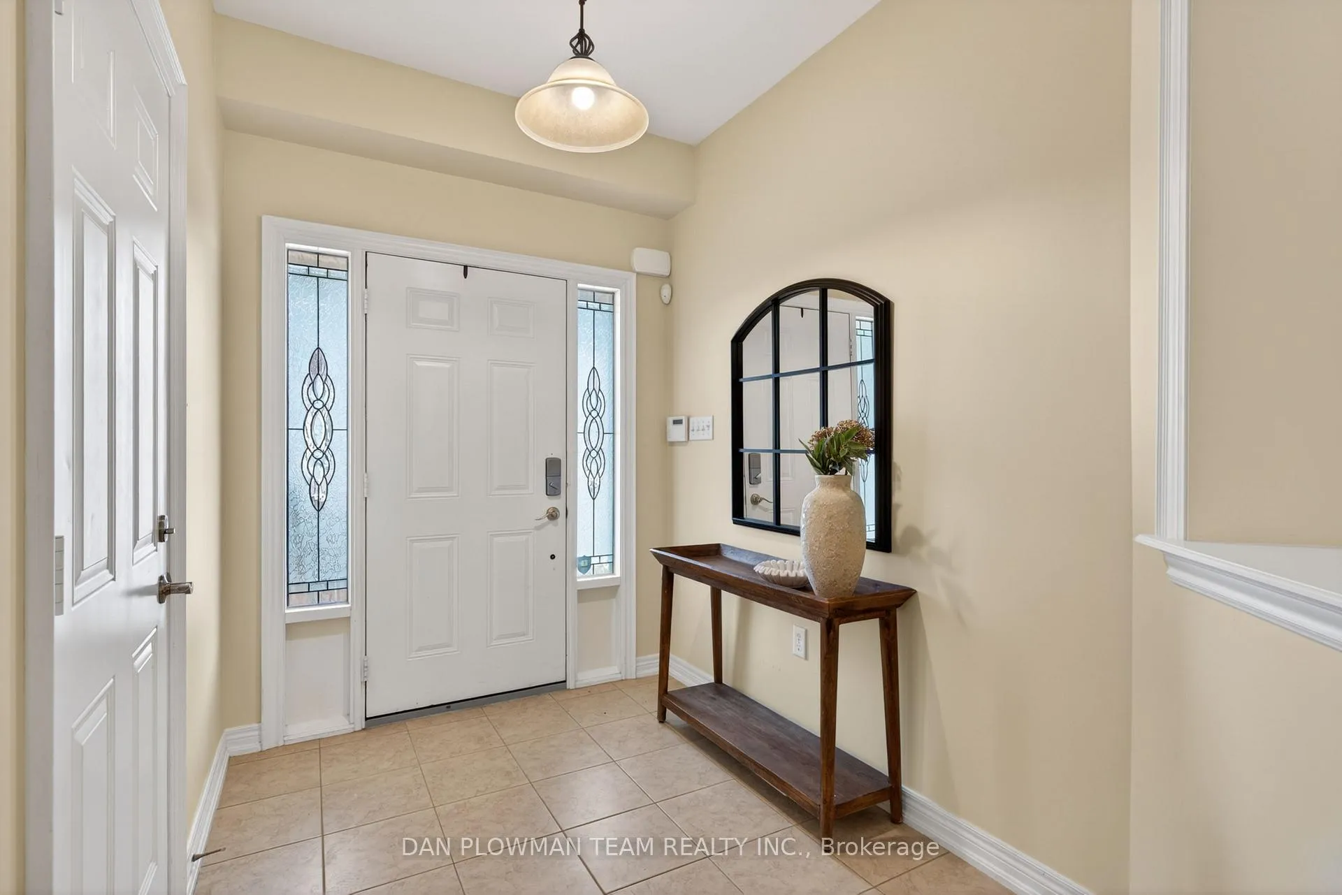Photo 3 of 1609 Badgley Drive, Oshawa, Taunton — HOMEH