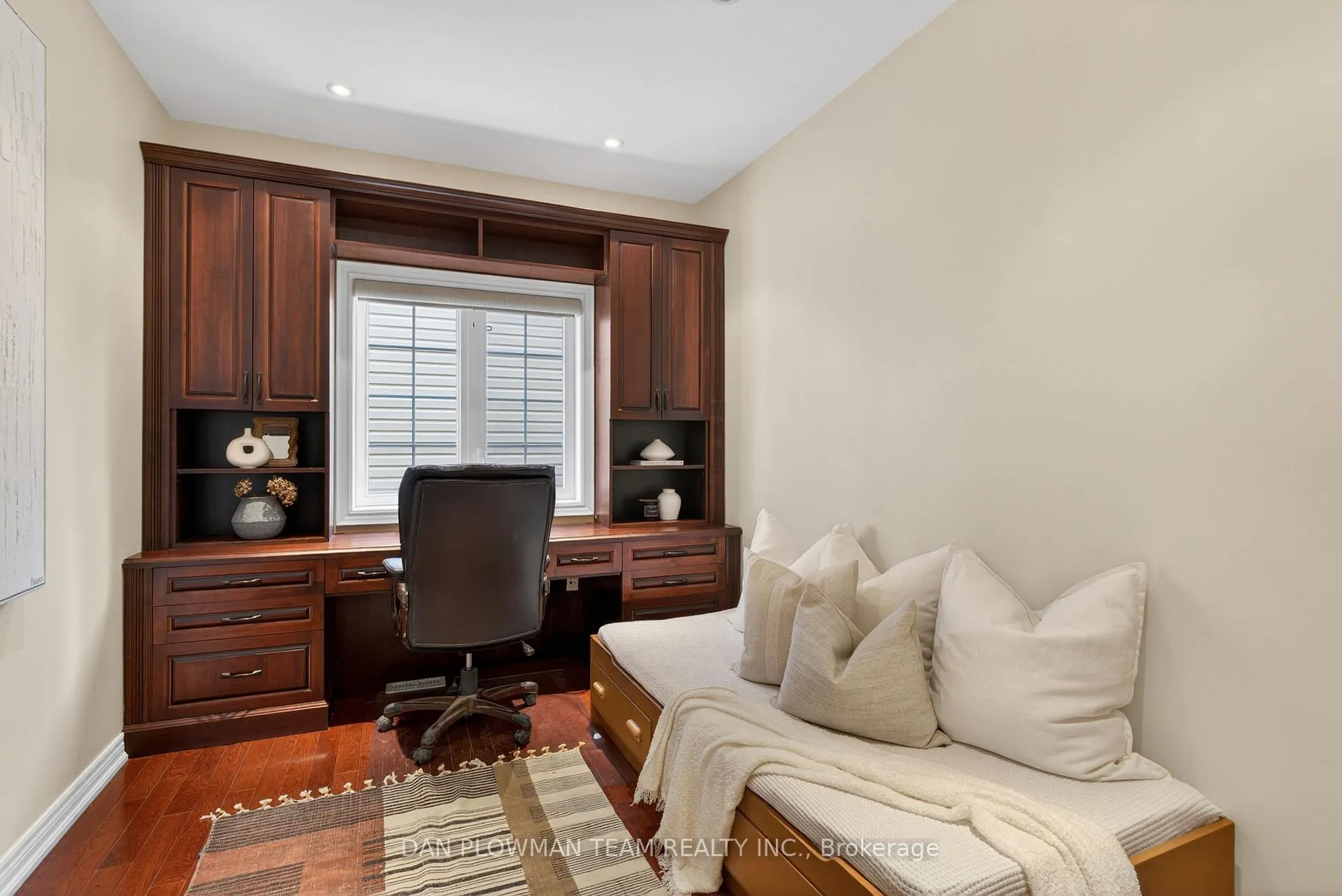 Photo 15 of 1609 Badgley Drive, Oshawa, Taunton — HOMEH