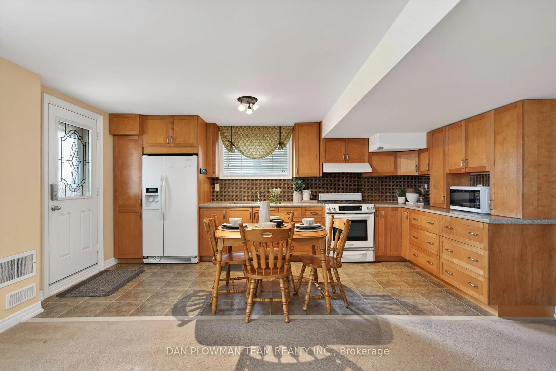 Photo 35 of 1609 Badgley Drive, Oshawa, Taunton — HOMEH