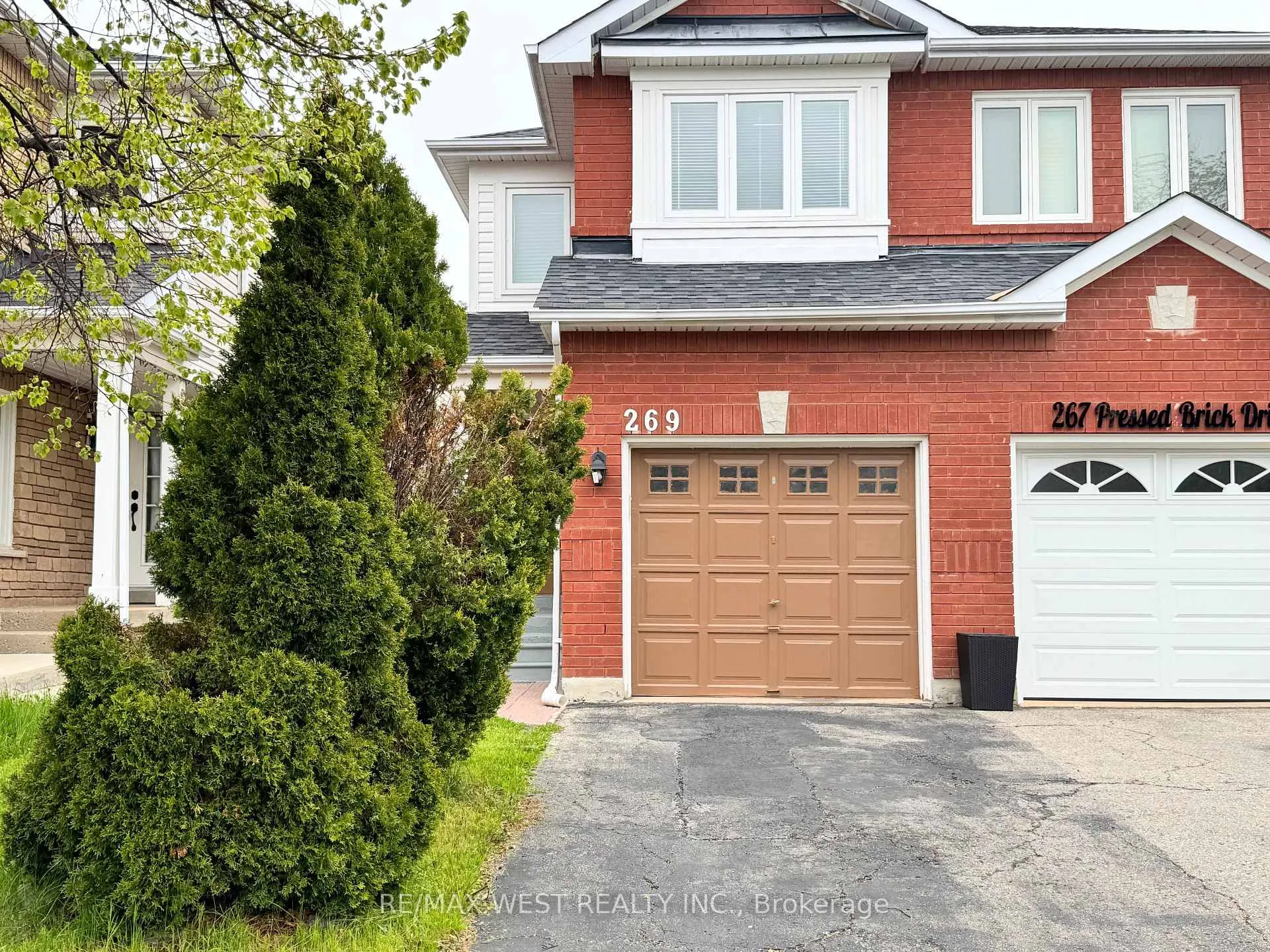 Photo 3 of 269 Pressed Brick Drive, Brampton, Brampton North — HOMEH