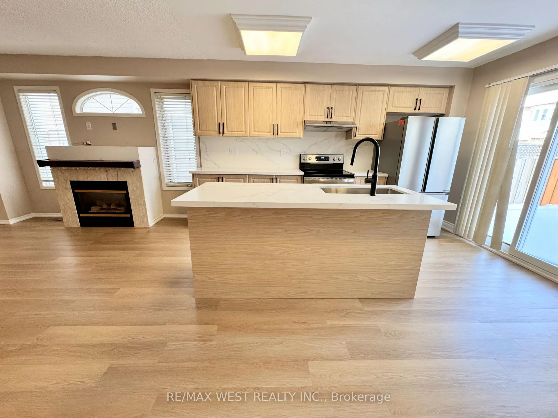 Photo 7 of 269 Pressed Brick Drive, Brampton, Brampton North — HOMEH