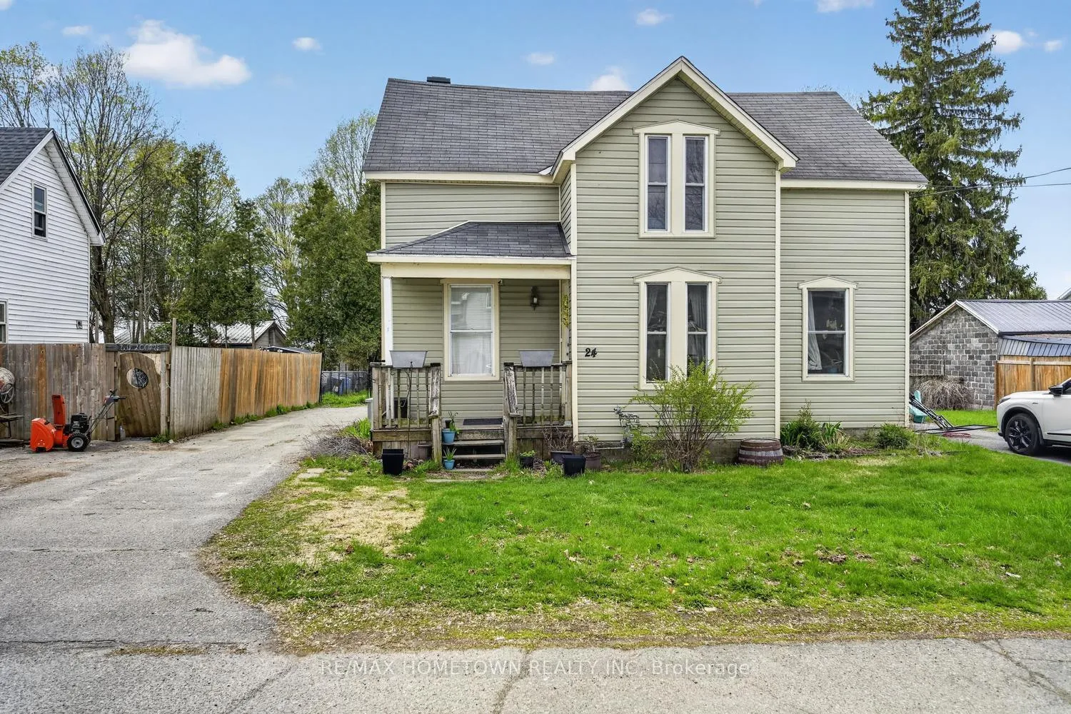 Photo 2 of 24 William Street, Edwardsburgh/Cardinal, Town of Cardinal — HOMEH