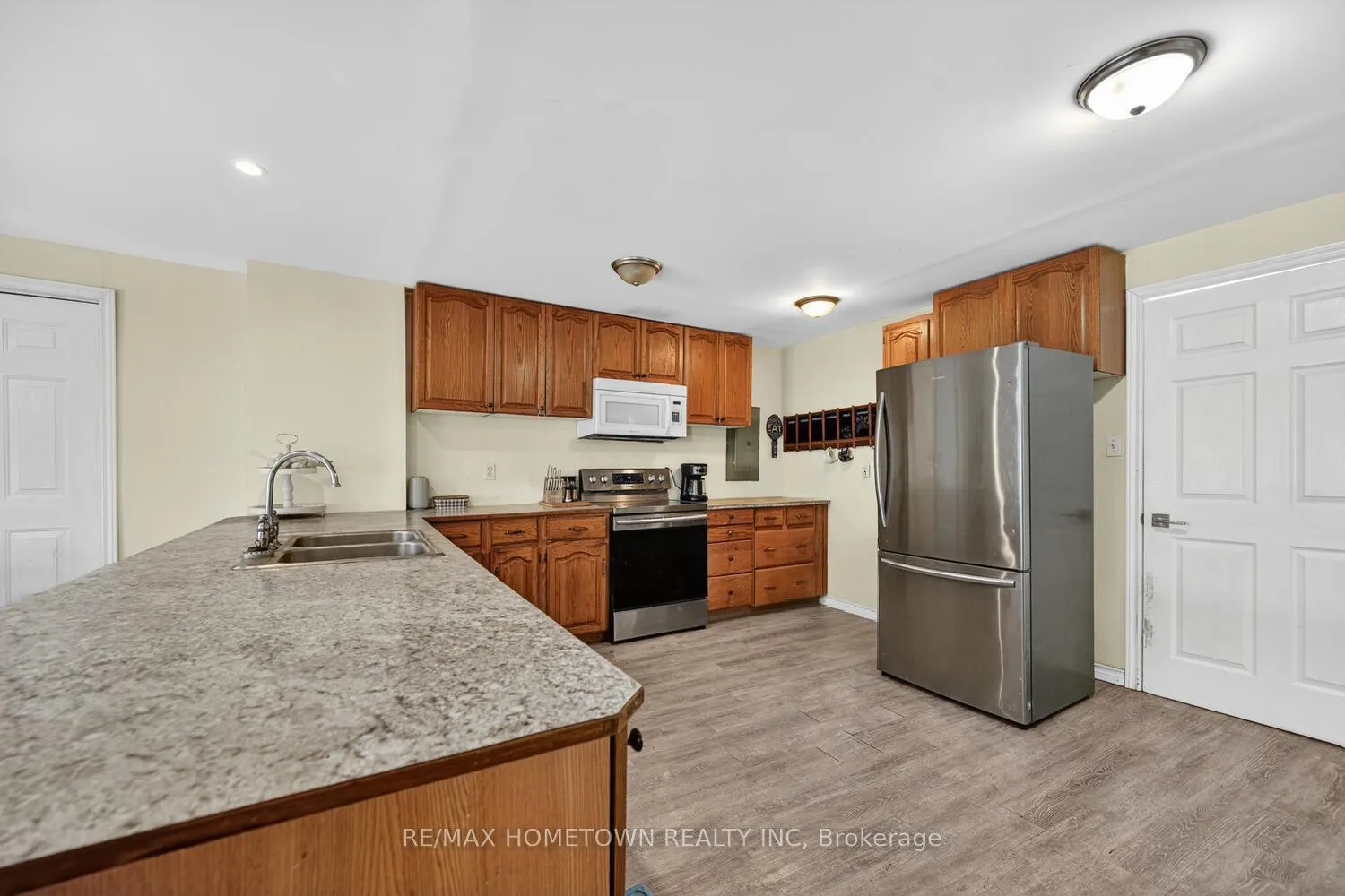 Photo 17 of 24 William Street, Edwardsburgh/Cardinal, Town of Cardinal — HOMEH