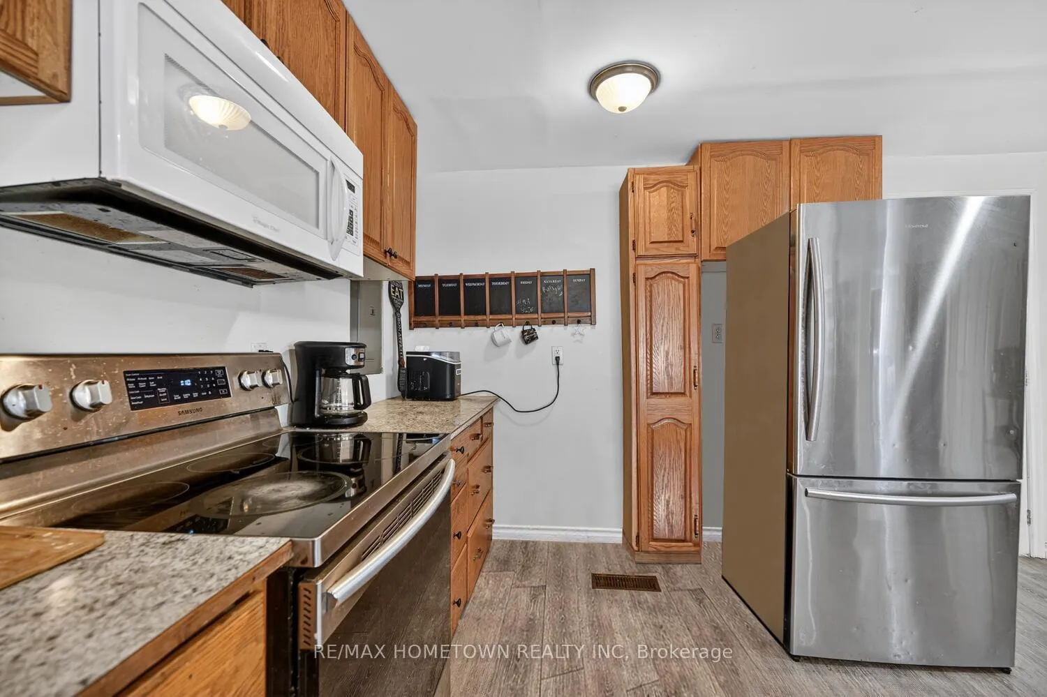 Photo 18 of 24 William Street, Edwardsburgh/Cardinal, Town of Cardinal — HOMEH