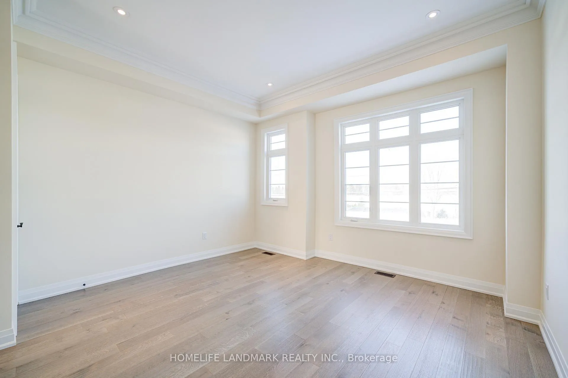 Photo 8 of 4285 Major Mackenzie Drive E, Markham, Angus Glen — HOMEH