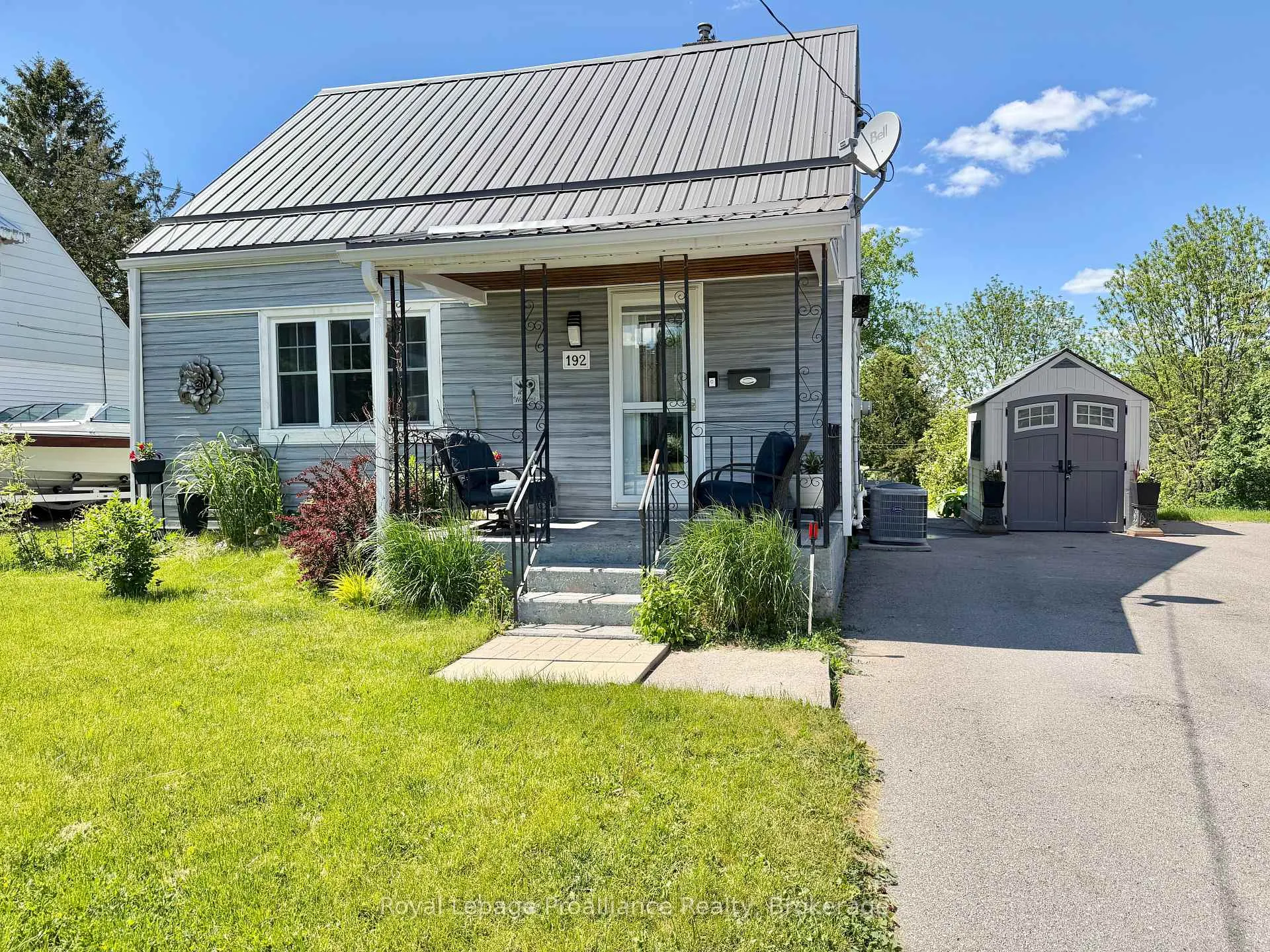 Photo 2 of 192 Pine Street, Belleville, Belleville Ward — HOMEH