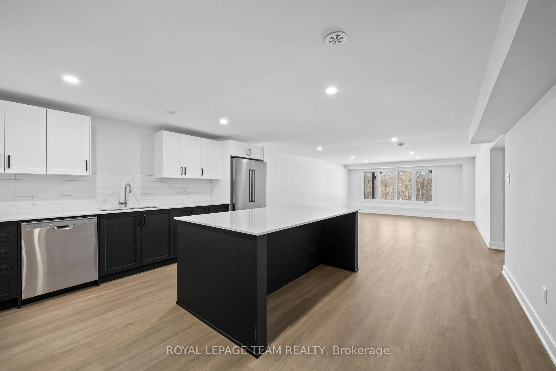 Photo 10 of Unit 2, 1102 Moore Street, Brockville — HOMEH