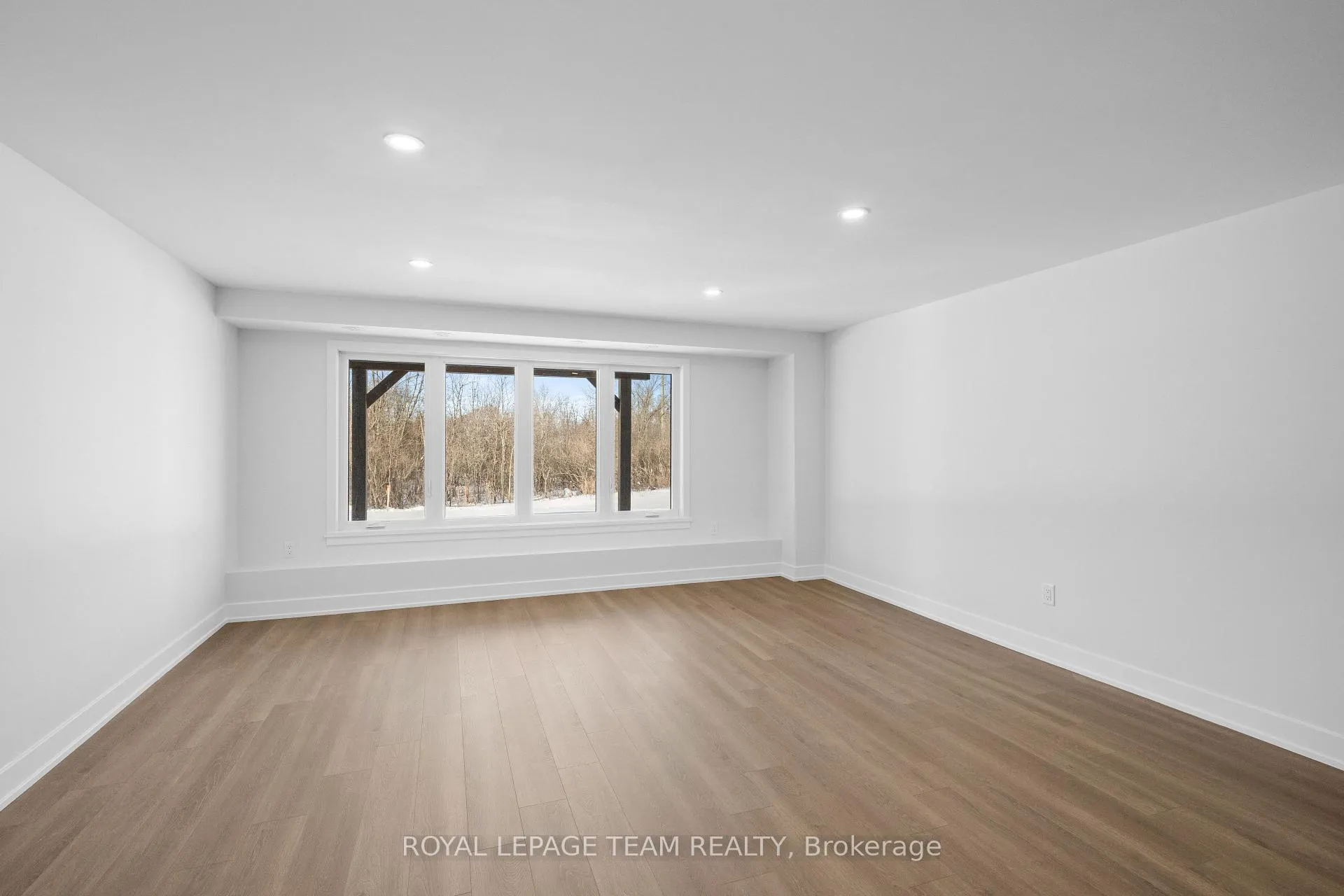 Photo 18 of Unit 2, 1102 Moore Street, Brockville — HOMEH