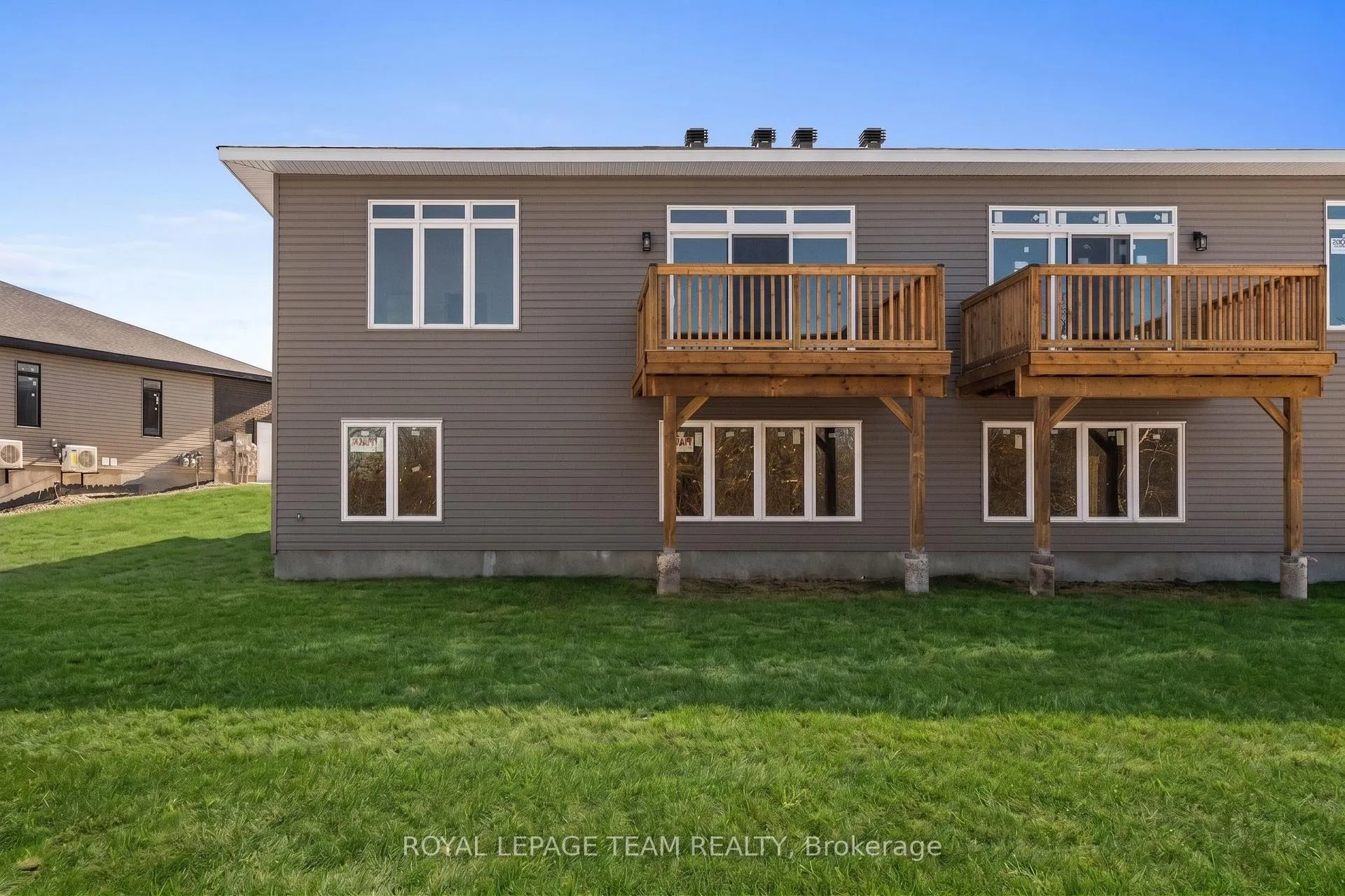 Photo 30 of Unit 2, 1102 Moore Street, Brockville — HOMEH