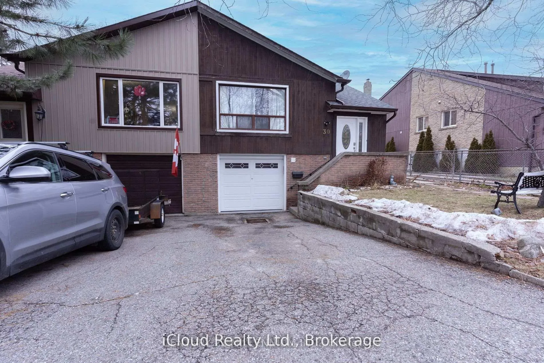 Photo 1 of 30 Salisbury Circle, Brampton, Brampton North — HOMEH