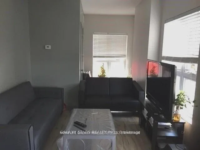 Photo 4 of Unit 153, 258A Sunview Street, Waterloo, Beechwood/University — HOMEH