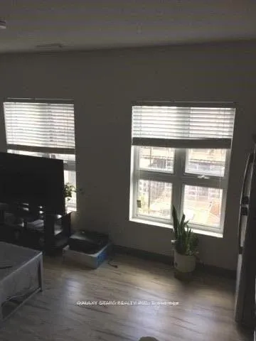 Photo 5 of Unit 153, 258A Sunview Street, Waterloo, Beechwood/University — HOMEH