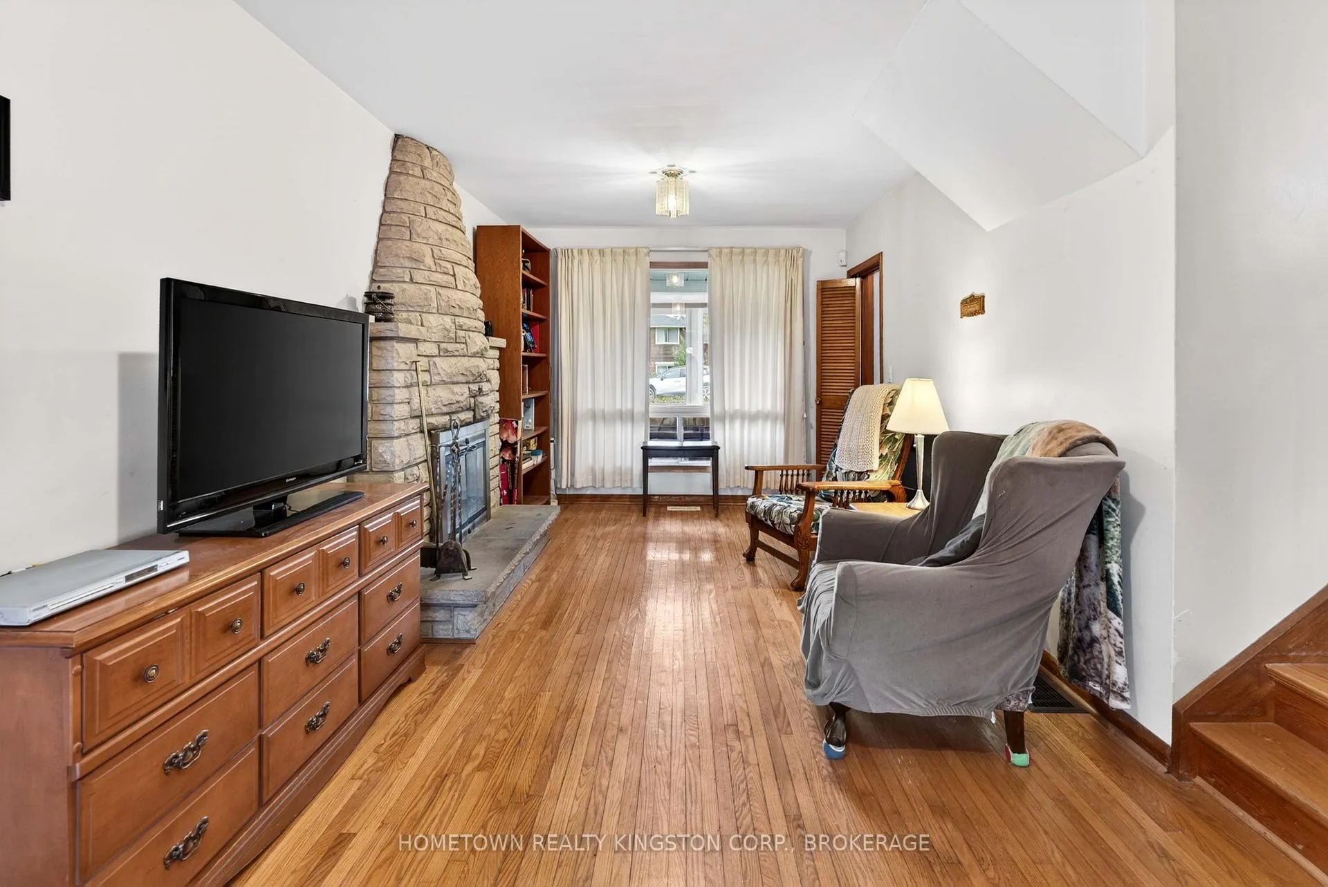 Photo 10 of 114 Campbell Crescent, Kingston, Central City West — HOMEH