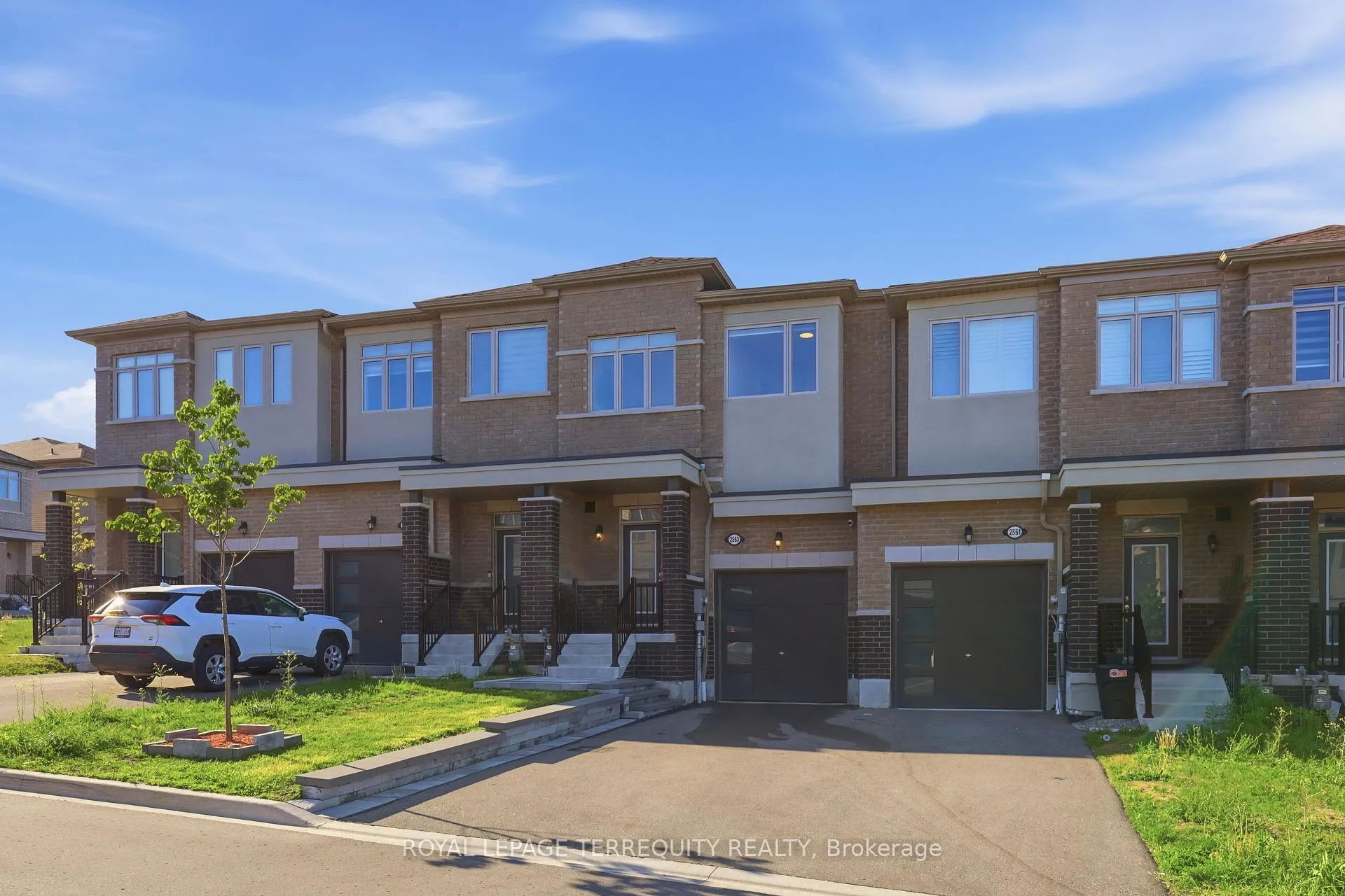 Photo 2 of 2563 Winter Words Drive, Oshawa, Windfields — HOMEH