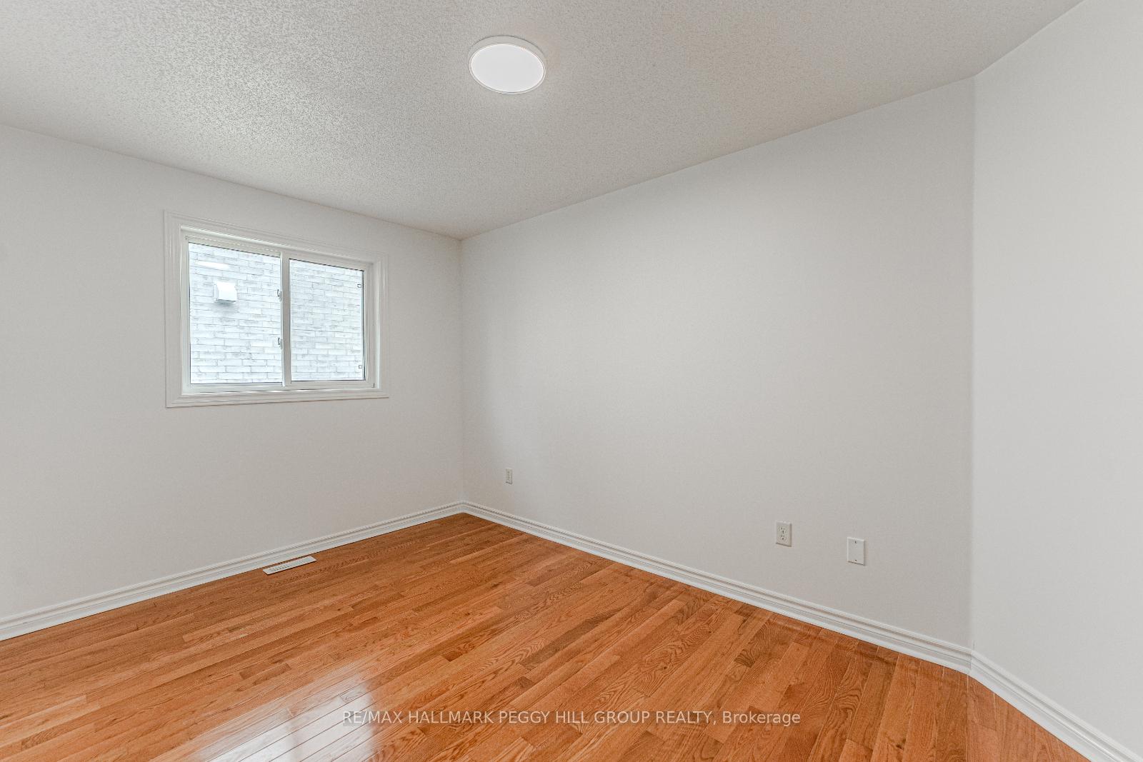 Photo 8 of Unit Upper Unit, 38 Reynolds Lane, Barrie, Edgehill Drive — HOMEH