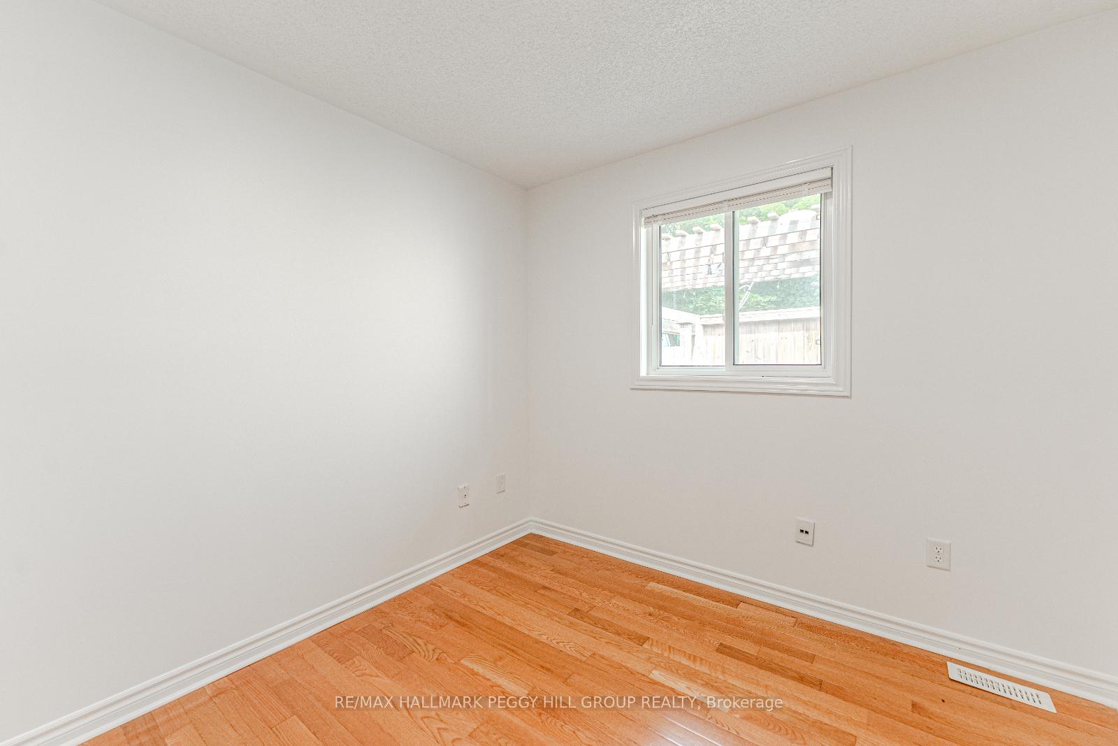 Photo 9 of Unit Upper Unit, 38 Reynolds Lane, Barrie, Edgehill Drive — HOMEH