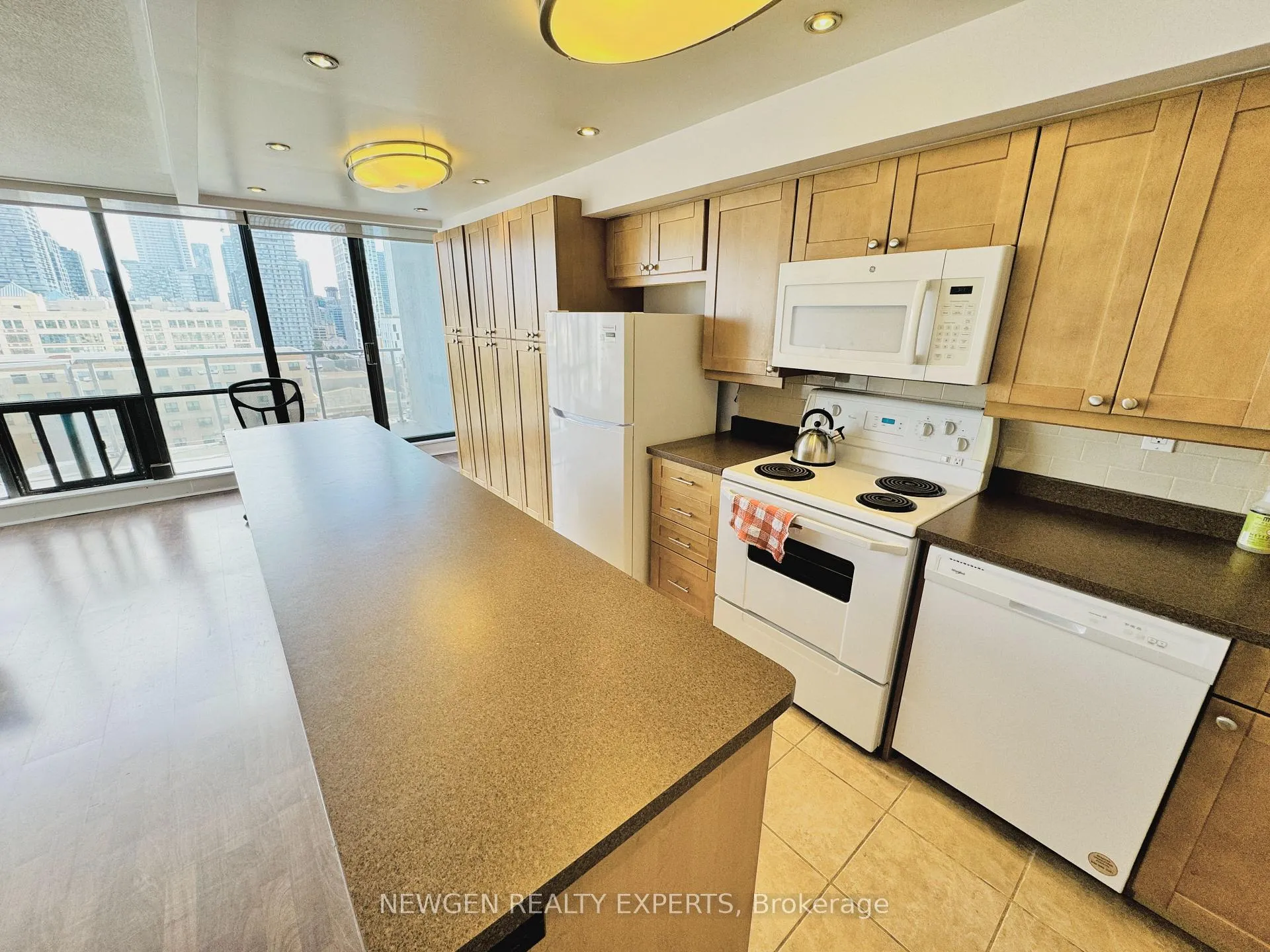 Photo 5 of Unit 14F, 86 Gerrard Street E, Toronto, Church-Yonge Corridor — HOMEH