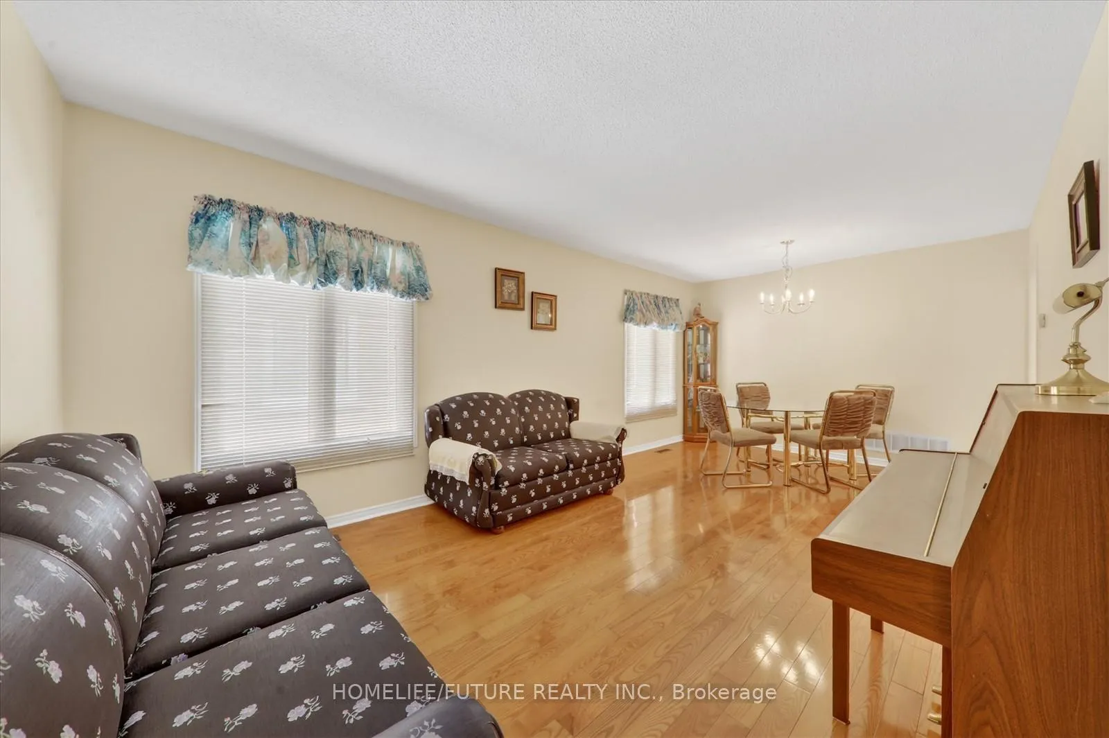 Photo 7 of 49 Kruger Road, Markham, Middlefield — HOMEH