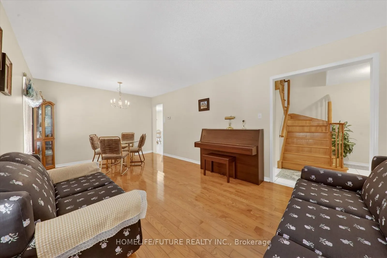 Photo 8 of 49 Kruger Road, Markham, Middlefield — HOMEH