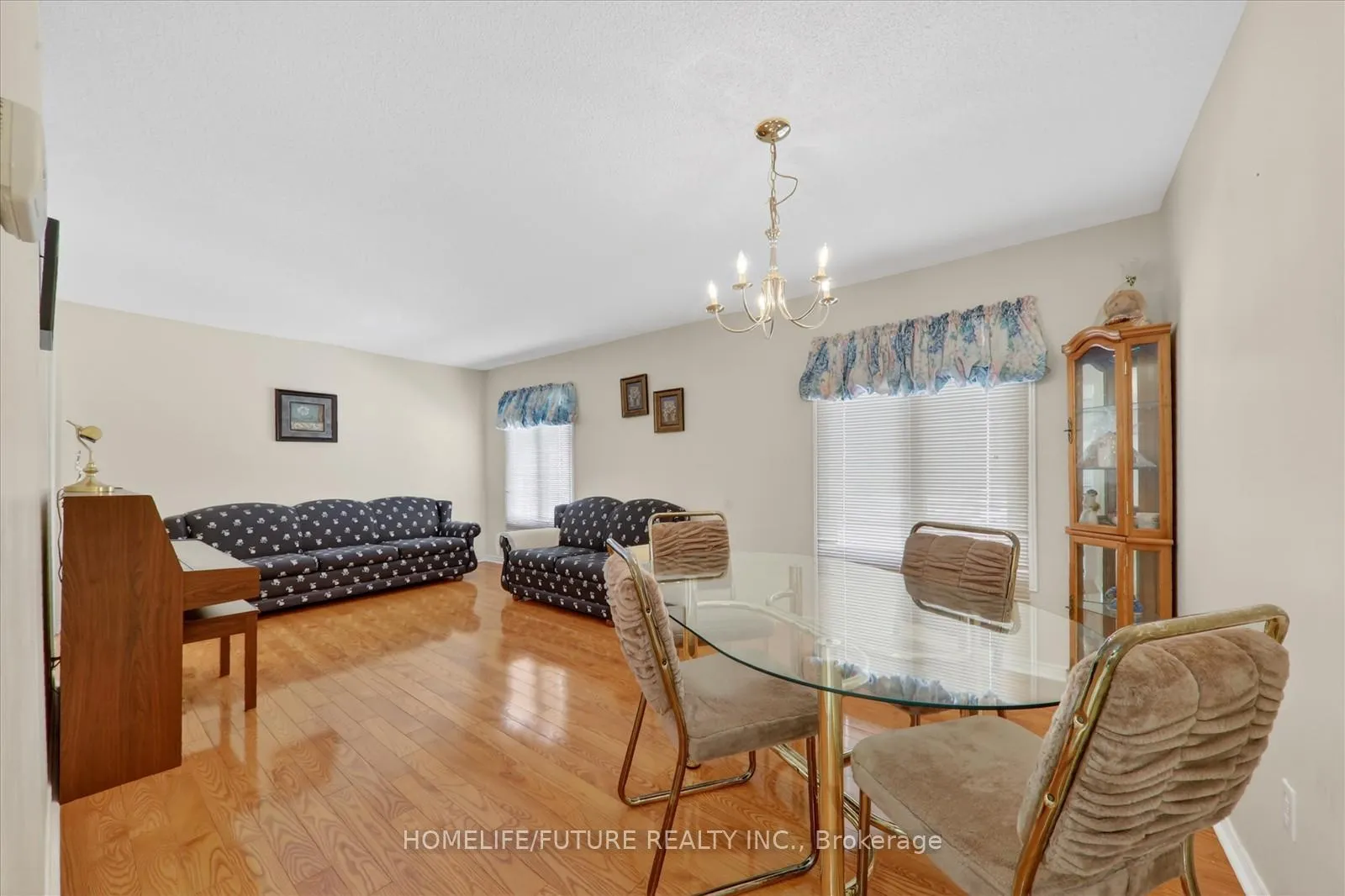 Photo 10 of 49 Kruger Road, Markham, Middlefield — HOMEH