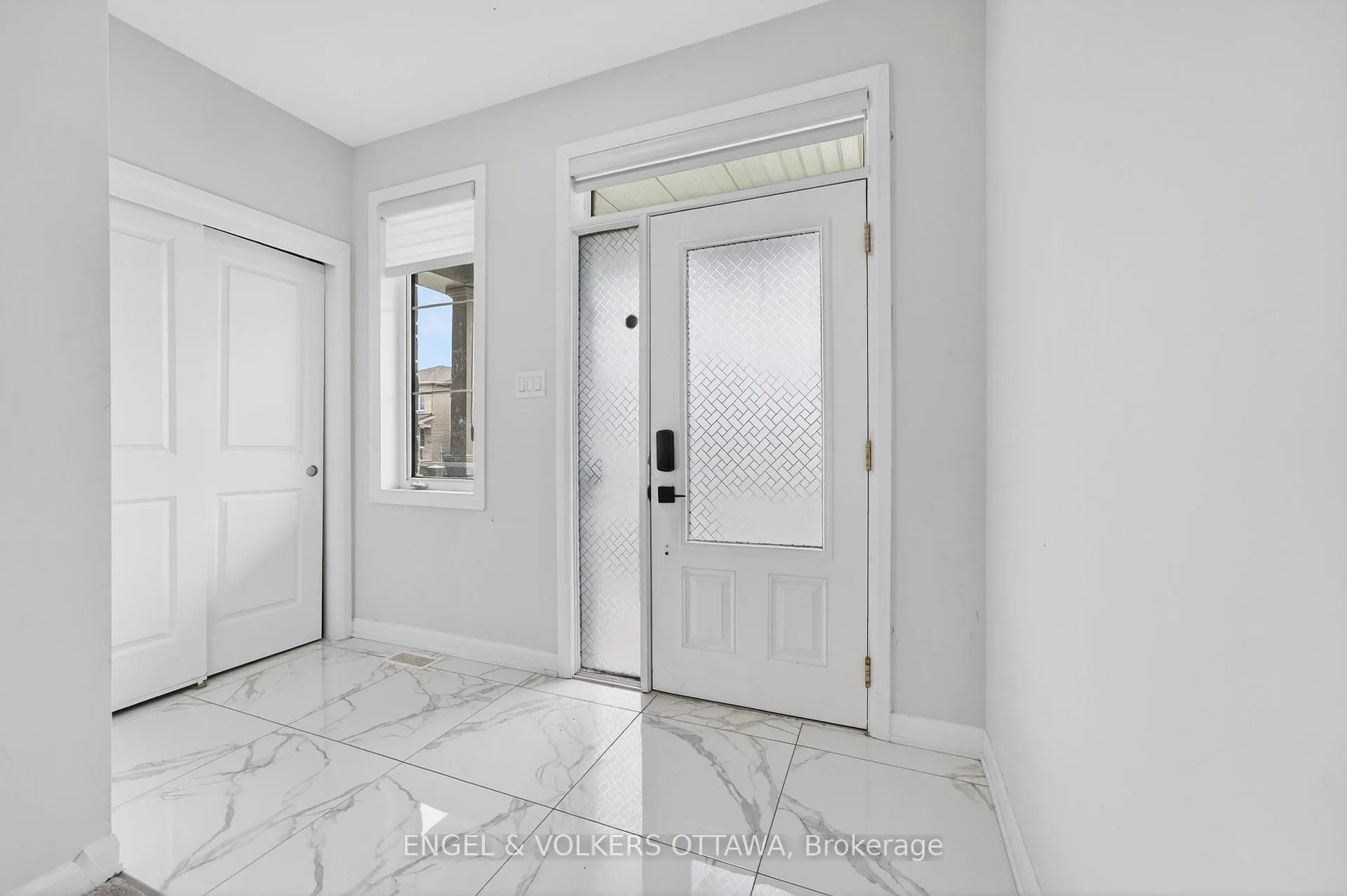 Photo 3 of 87 Coco Place, Ottawa, Kanata - Kanata Lakes/Heritage Hills — HOMEH