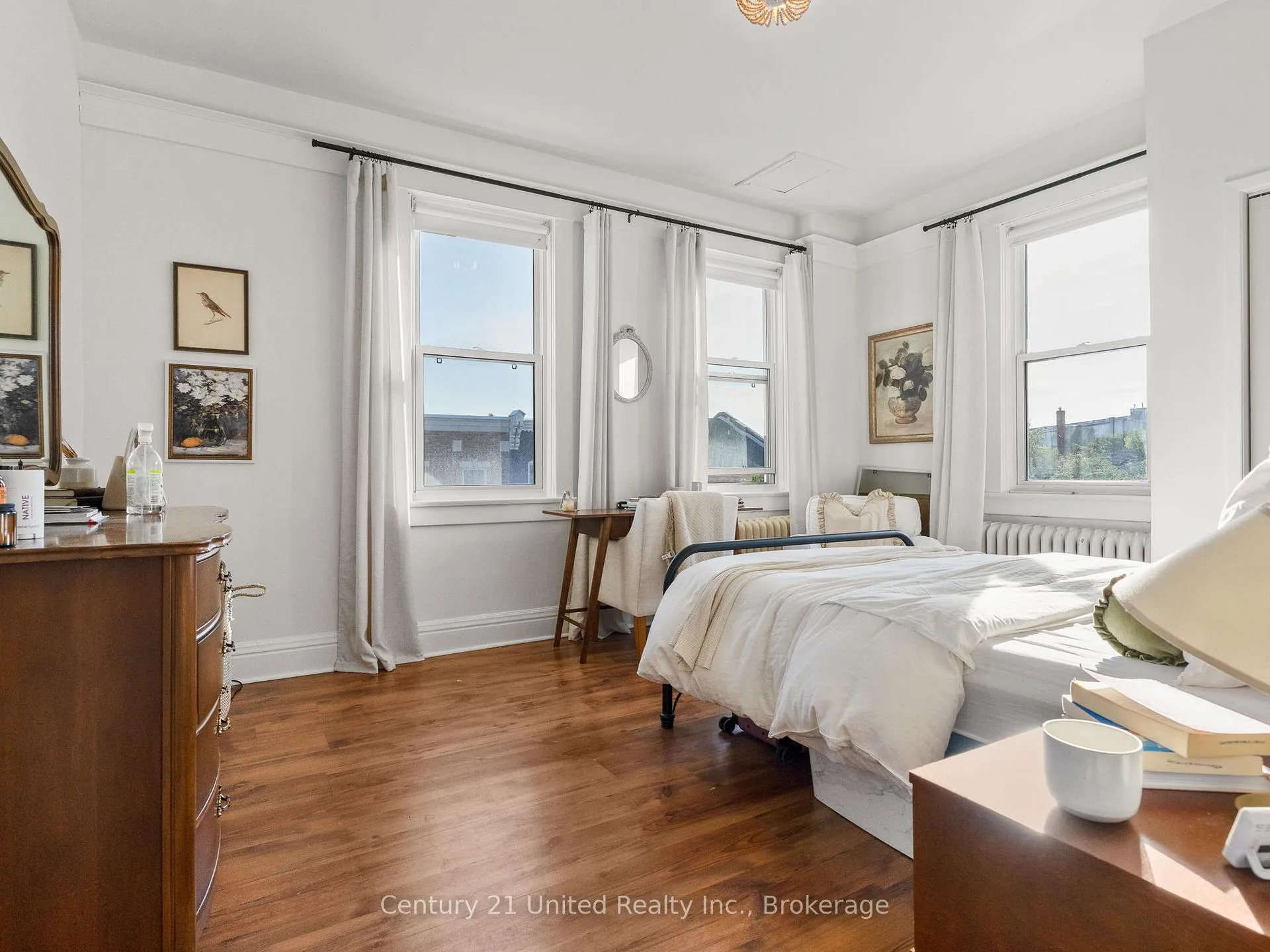 Photo 10 of Unit 1, 34 King Street W, Clarington, Bowmanville — HOMEH