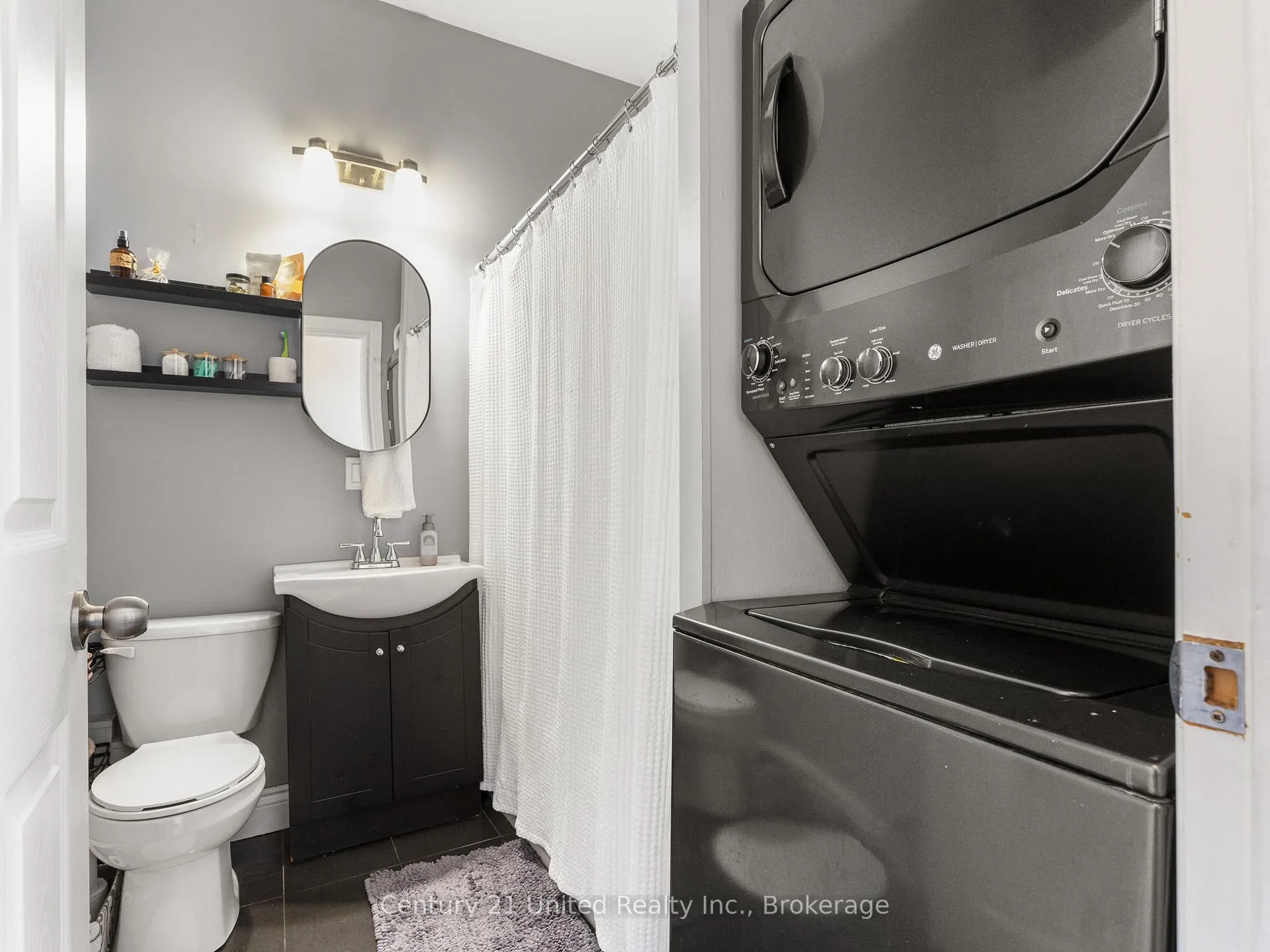 Photo 15 of Unit 1, 34 King Street W, Clarington, Bowmanville — HOMEH