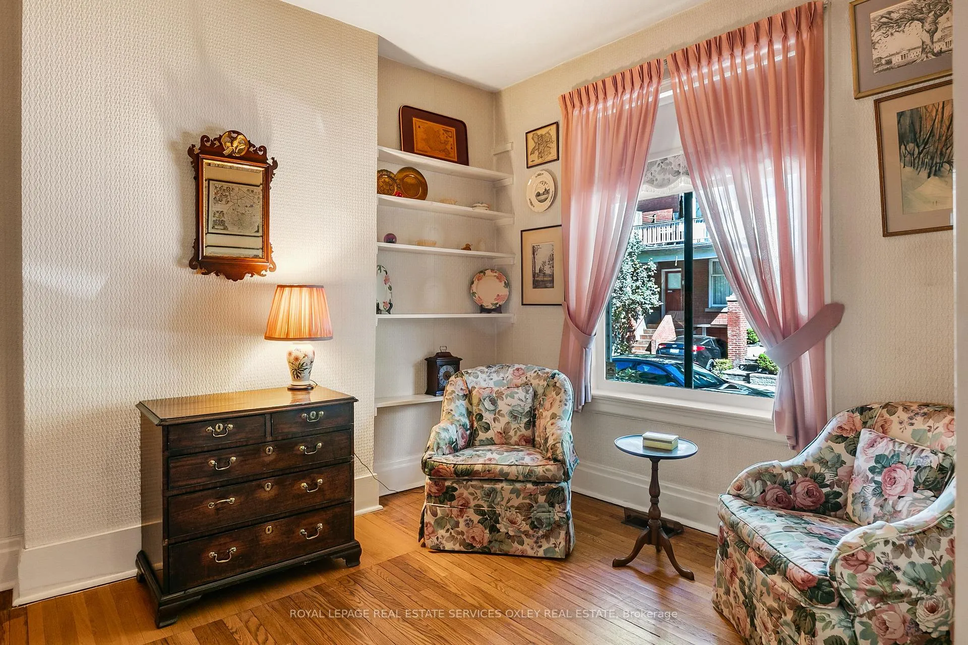 Photo 4 of 129 Alcorn Avenue, Toronto, Yonge-St. Clair — HOMEH