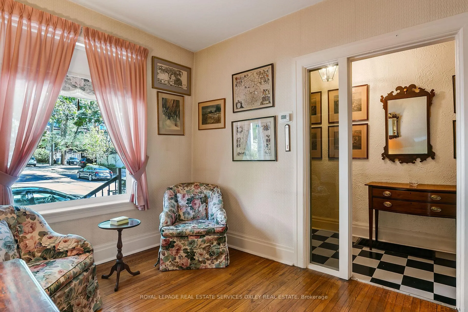 Photo 5 of 129 Alcorn Avenue, Toronto, Yonge-St. Clair — HOMEH