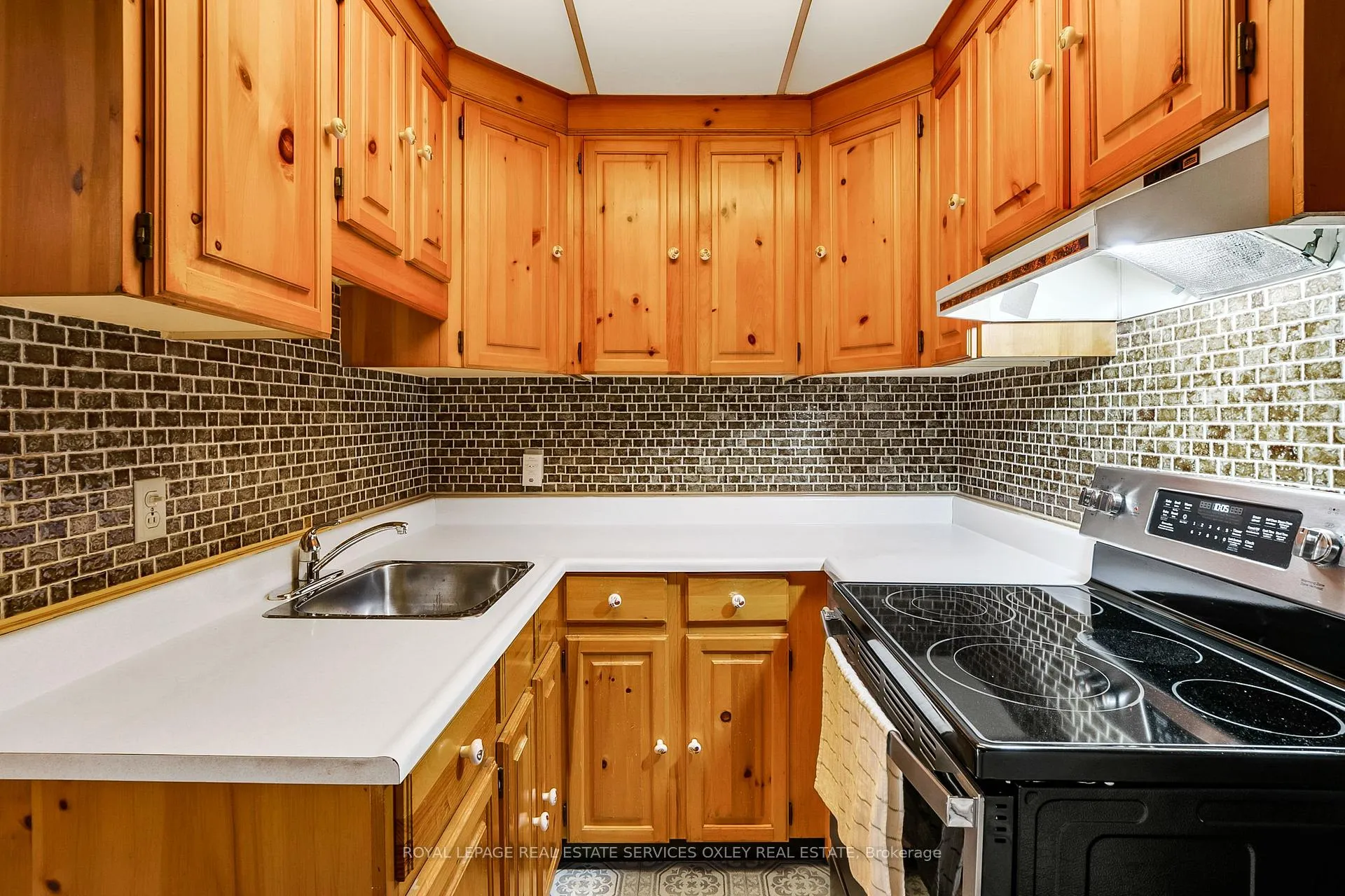 Photo 10 of 129 Alcorn Avenue, Toronto, Yonge-St. Clair — HOMEH