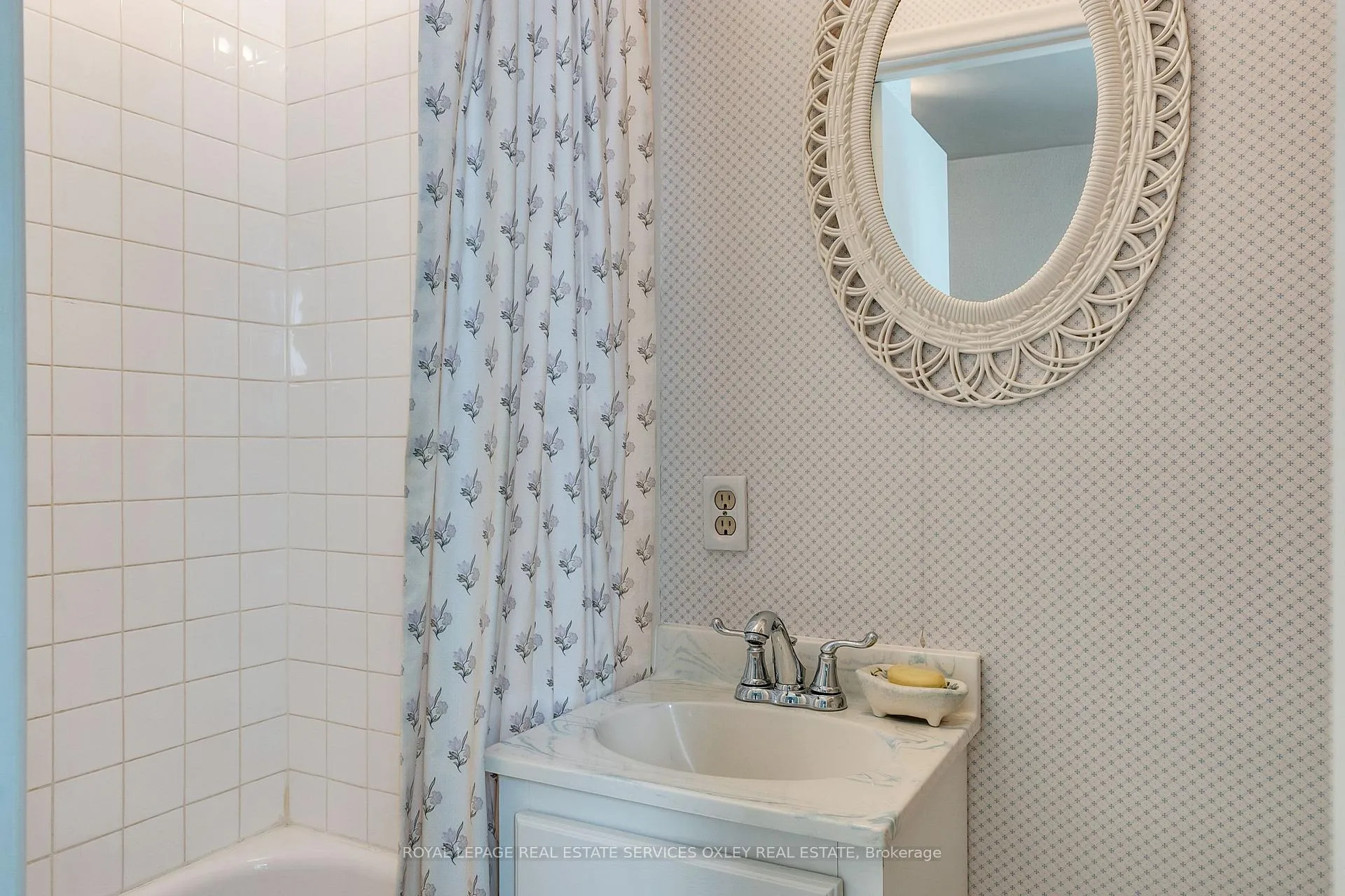 Photo 17 of 129 Alcorn Avenue, Toronto, Yonge-St. Clair — HOMEH