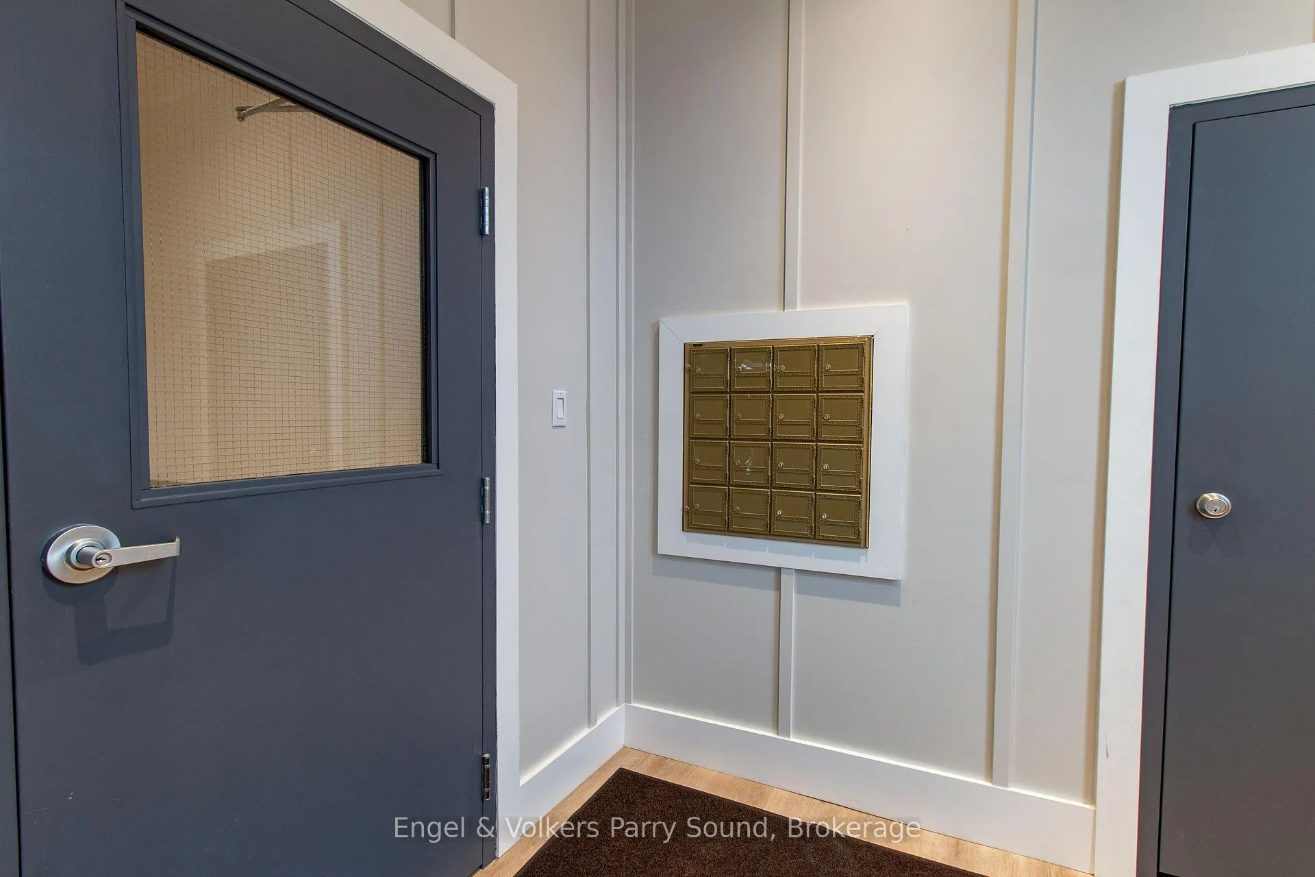 Photo 2 of Unit 22, 100 Muskoka Road N, Gravenhurst, Muskoka (S) — HOMEH