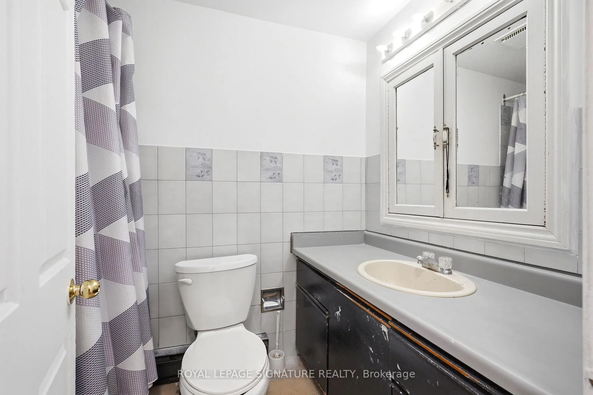 Photo 10 of 227 Woodfield Road, Toronto, Greenwood-Coxwell — HOMEH