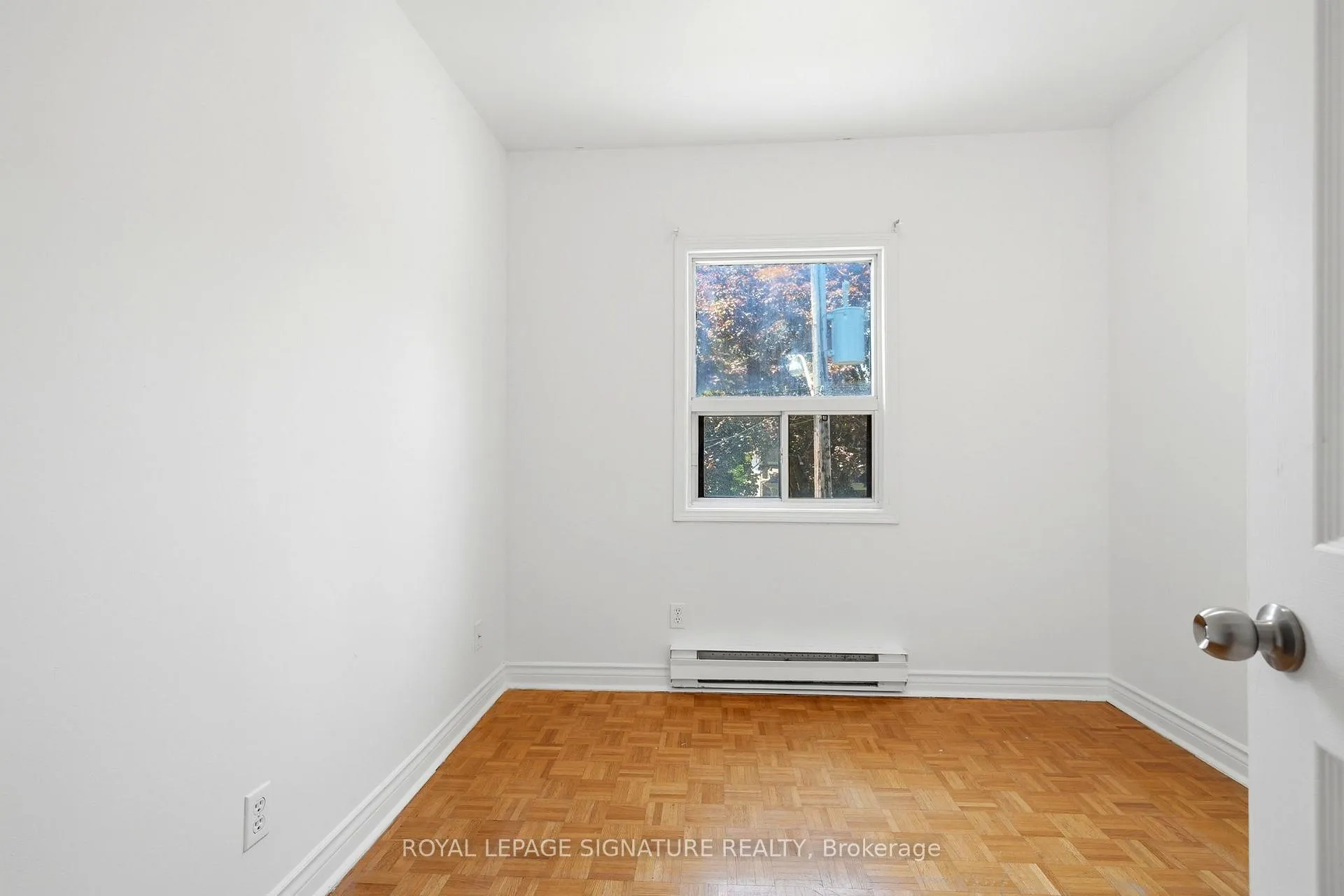 Photo 16 of 227 Woodfield Road, Toronto, Greenwood-Coxwell — HOMEH